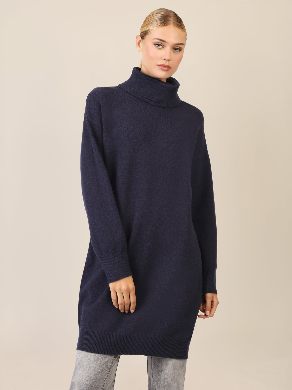 APART Overside Strickkleid mit überschnittene Schultern | nachtblau