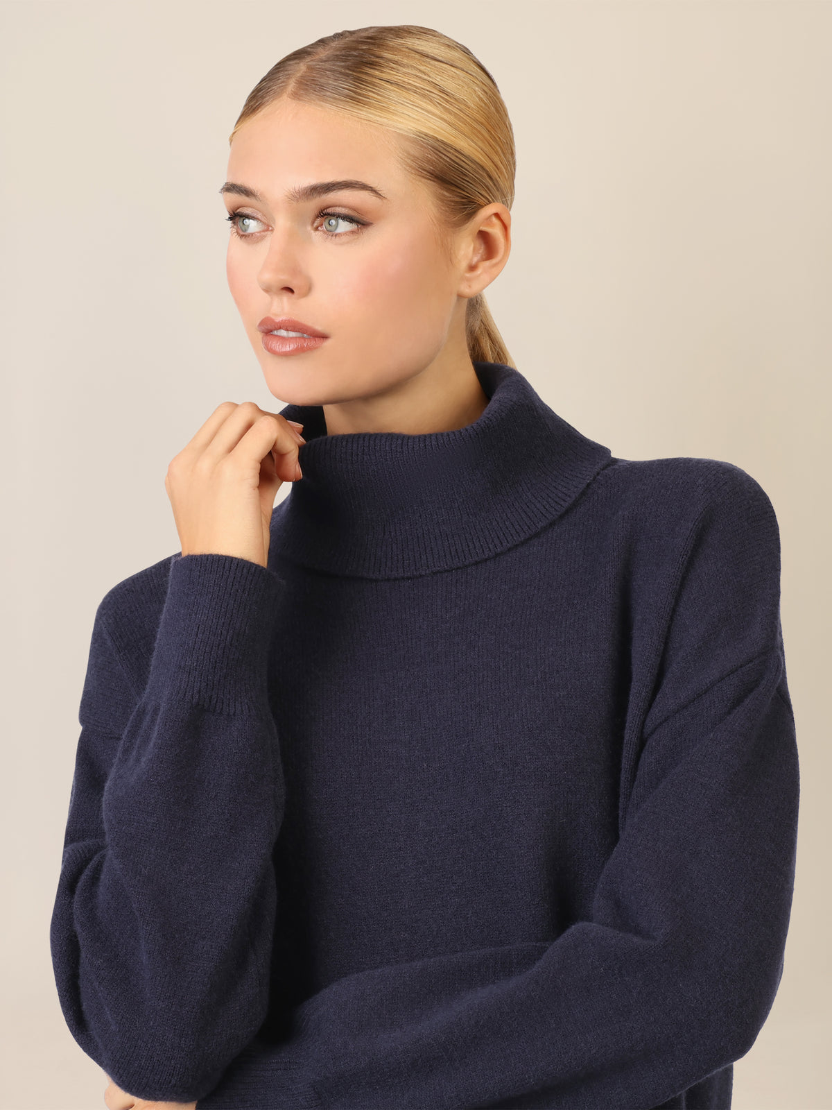APART Overside Strickkleid mit überschnittene Schultern | nachtblau