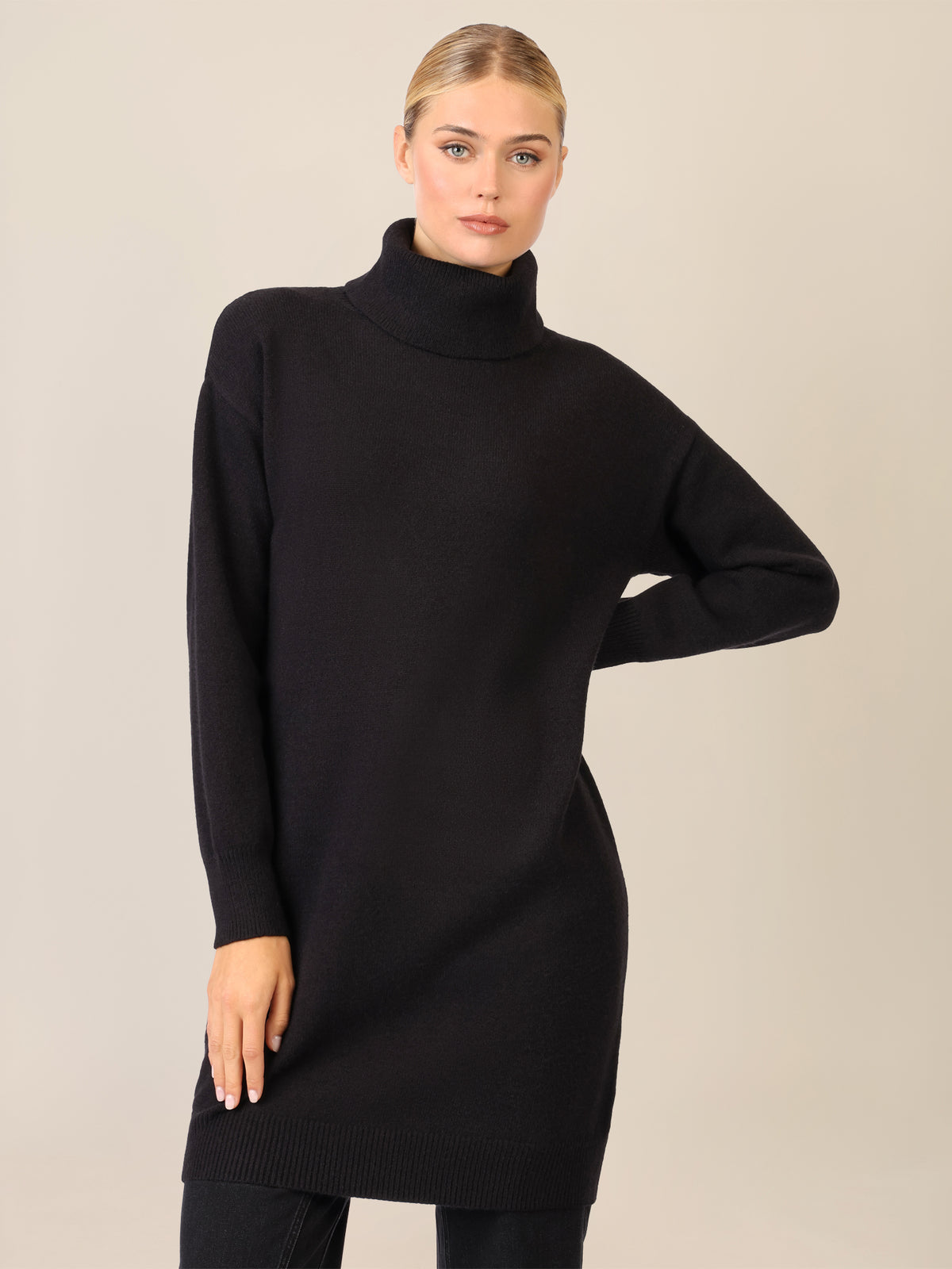 APART Overside Strickkleid mit überschnittene Schultern | schwarz