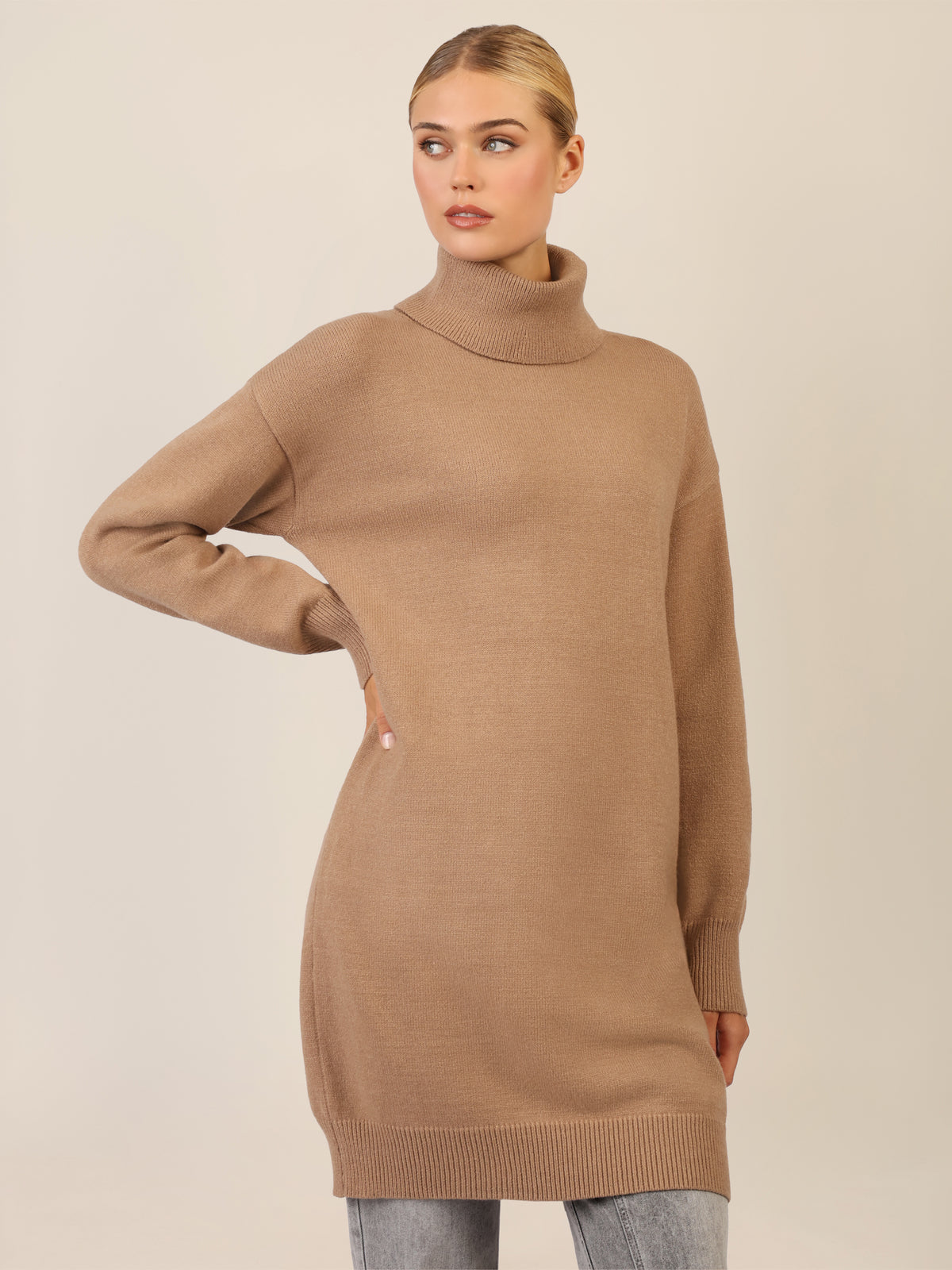 APART Overside Strickkleid mit überschnittene Schultern | camel