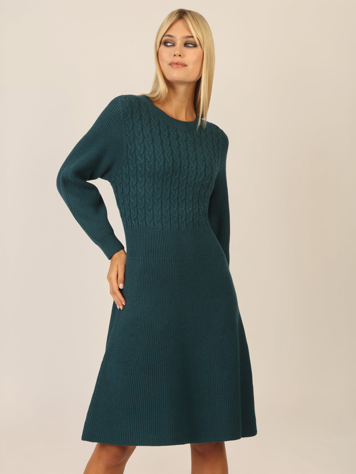APART Strickkleid mit Zopfmuster | dunkelgrün