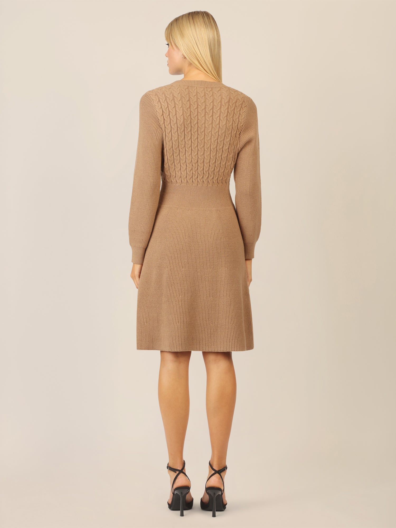 APART Strickkleid mit Zopfmuster | camel