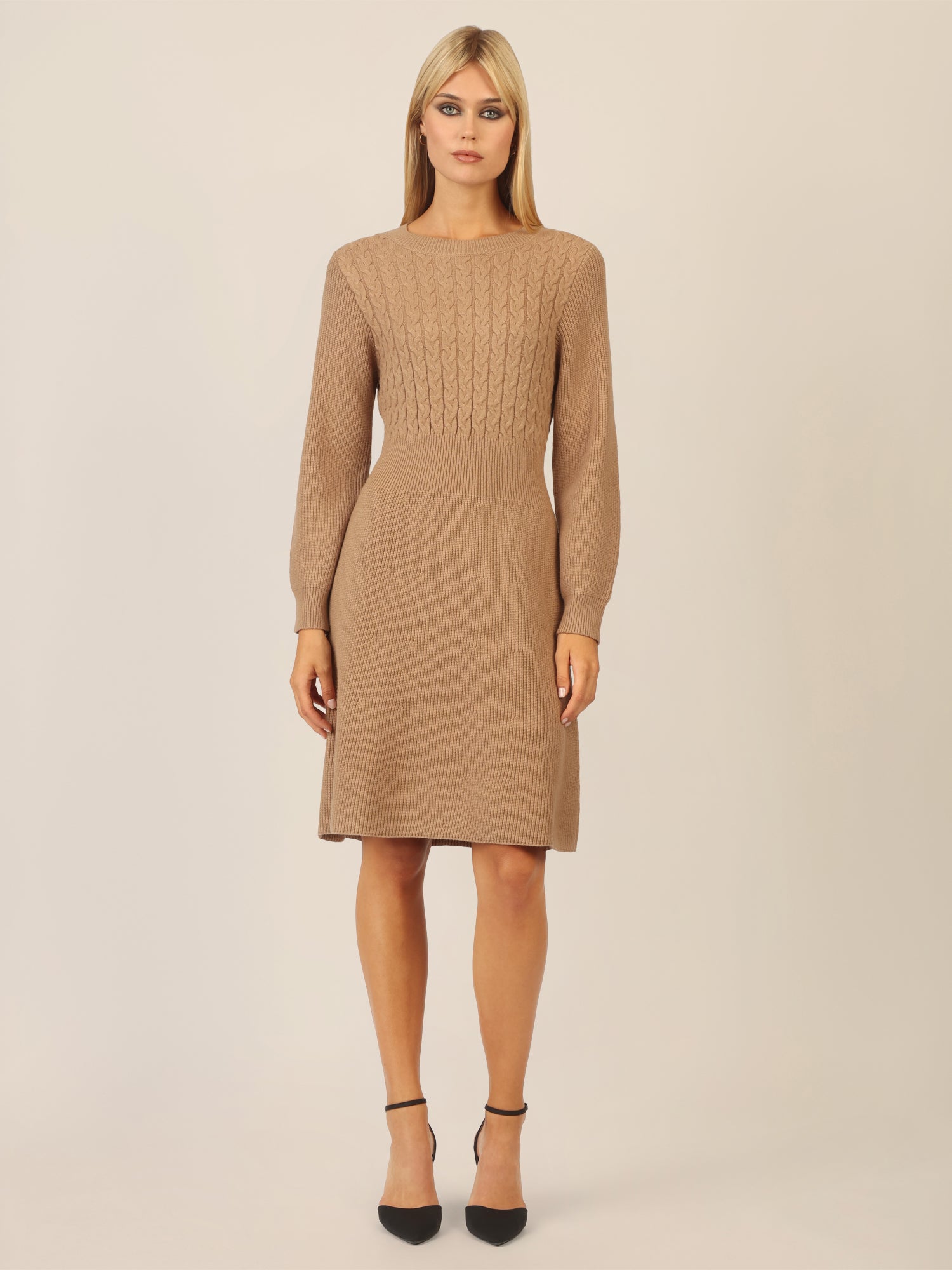 APART Strickkleid mit Zopfmuster | camel