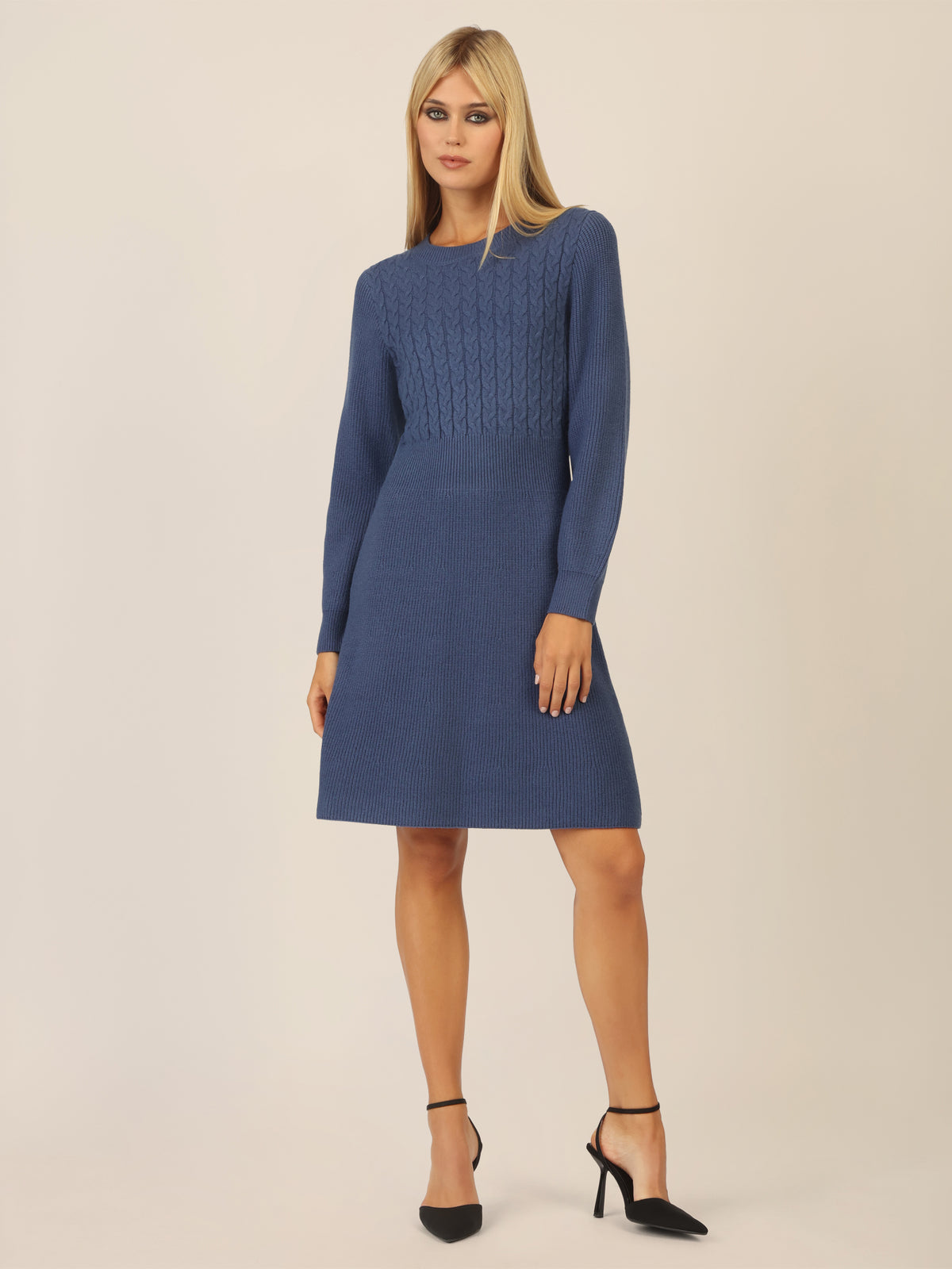 APART Strickkleid mit Zopfmuster | mittelblau