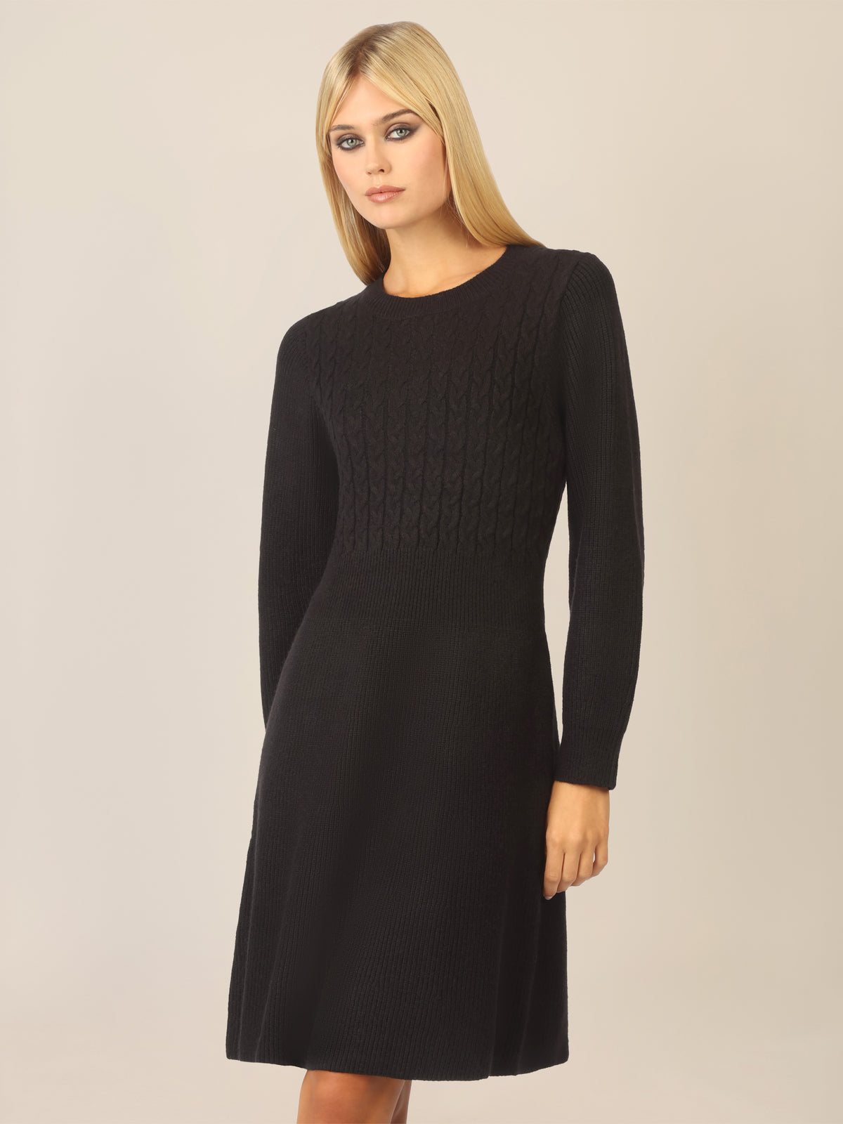 APART Strickkleid mit Zopfmuster | schwarz