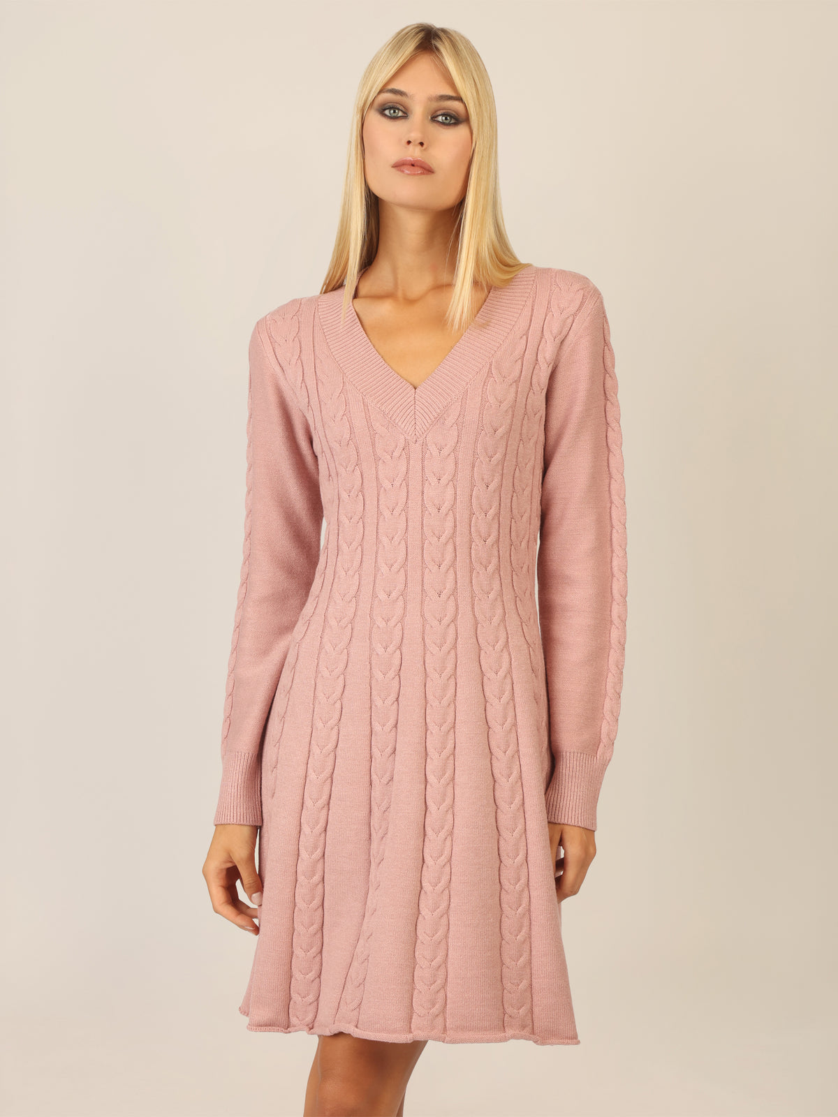 APART Strickkleid mit Zopfmuster und V-Ausschnitt | mauve