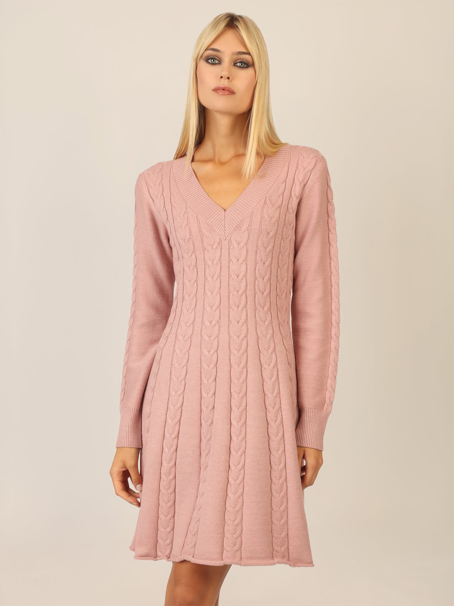 APART Strickkleid mit Zopfmuster und V-Ausschnitt | mauve