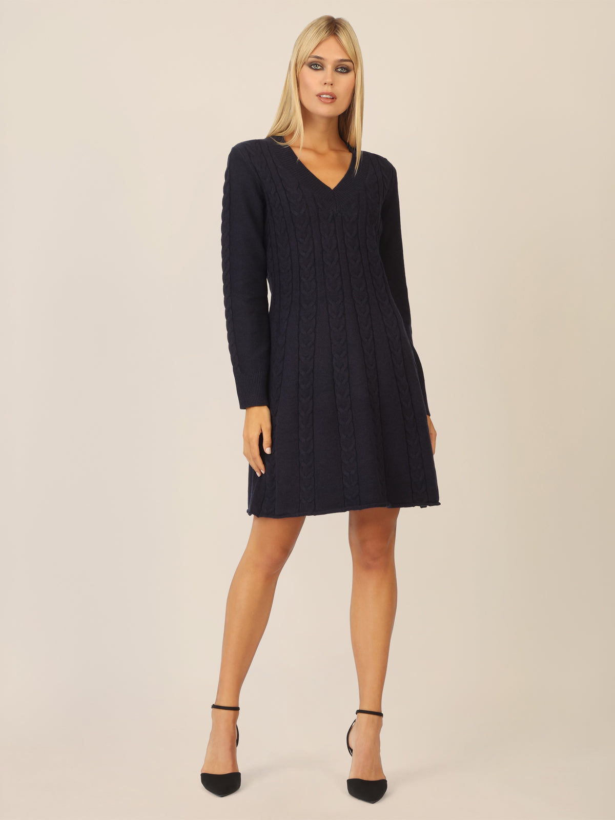 APART Strickkleid mit Zopfmuster und V-Ausschnitt | nachtblau