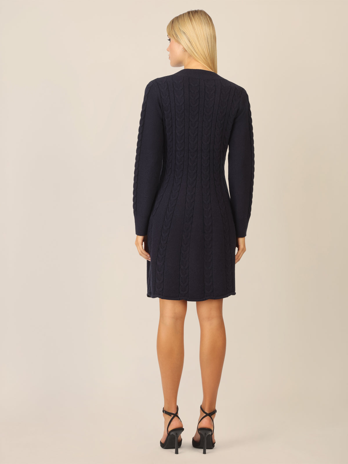 APART Strickkleid mit Zopfmuster und V-Ausschnitt | nachtblau