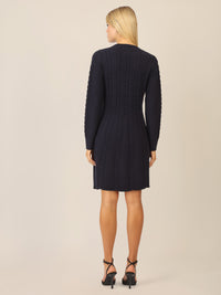 APART Strickkleid mit Zopfmuster und V-Ausschnitt | nachtblau
