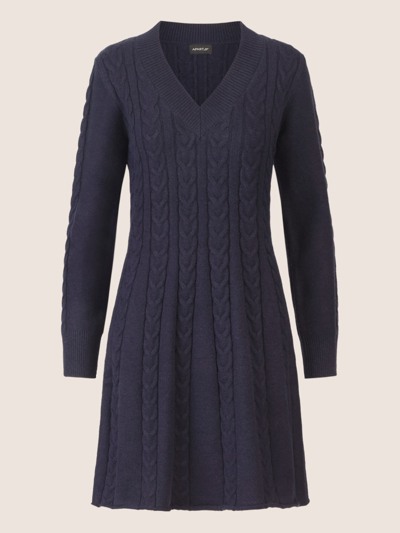 APART Strickkleid mit Zopfmuster und V-Ausschnitt | nachtblau