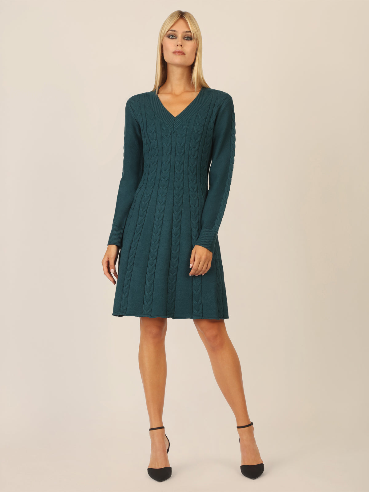 APART Strickkleid mit Zopfmuster und V-Ausschnitt | dunkelgrün