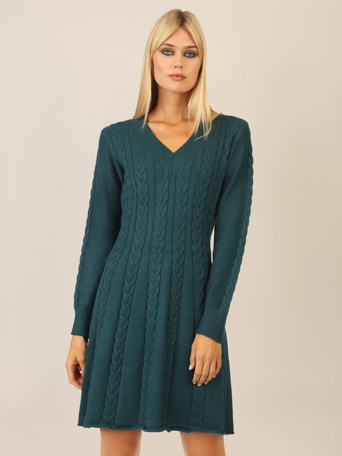 APART Strickkleid mit Zopfmuster und V-Ausschnitt | dunkelgrün