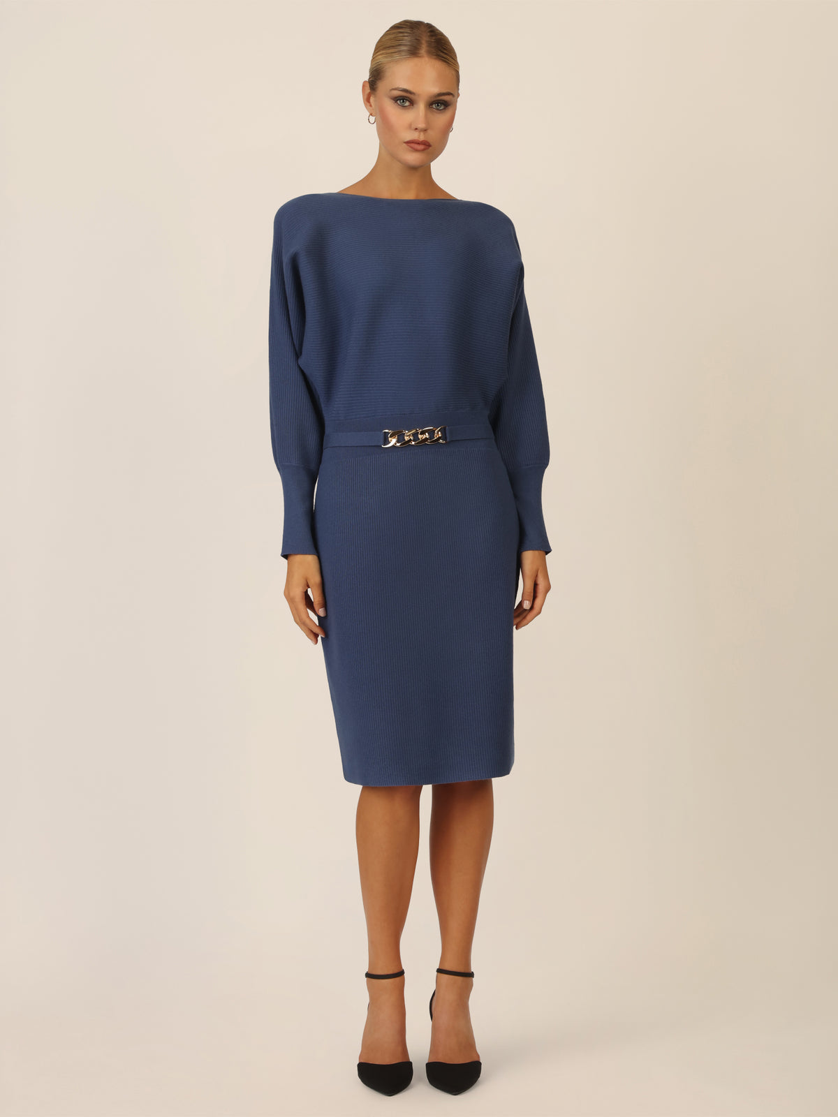APART Strickkleid mit Gliederkette Detail Gürtel | mittelblau