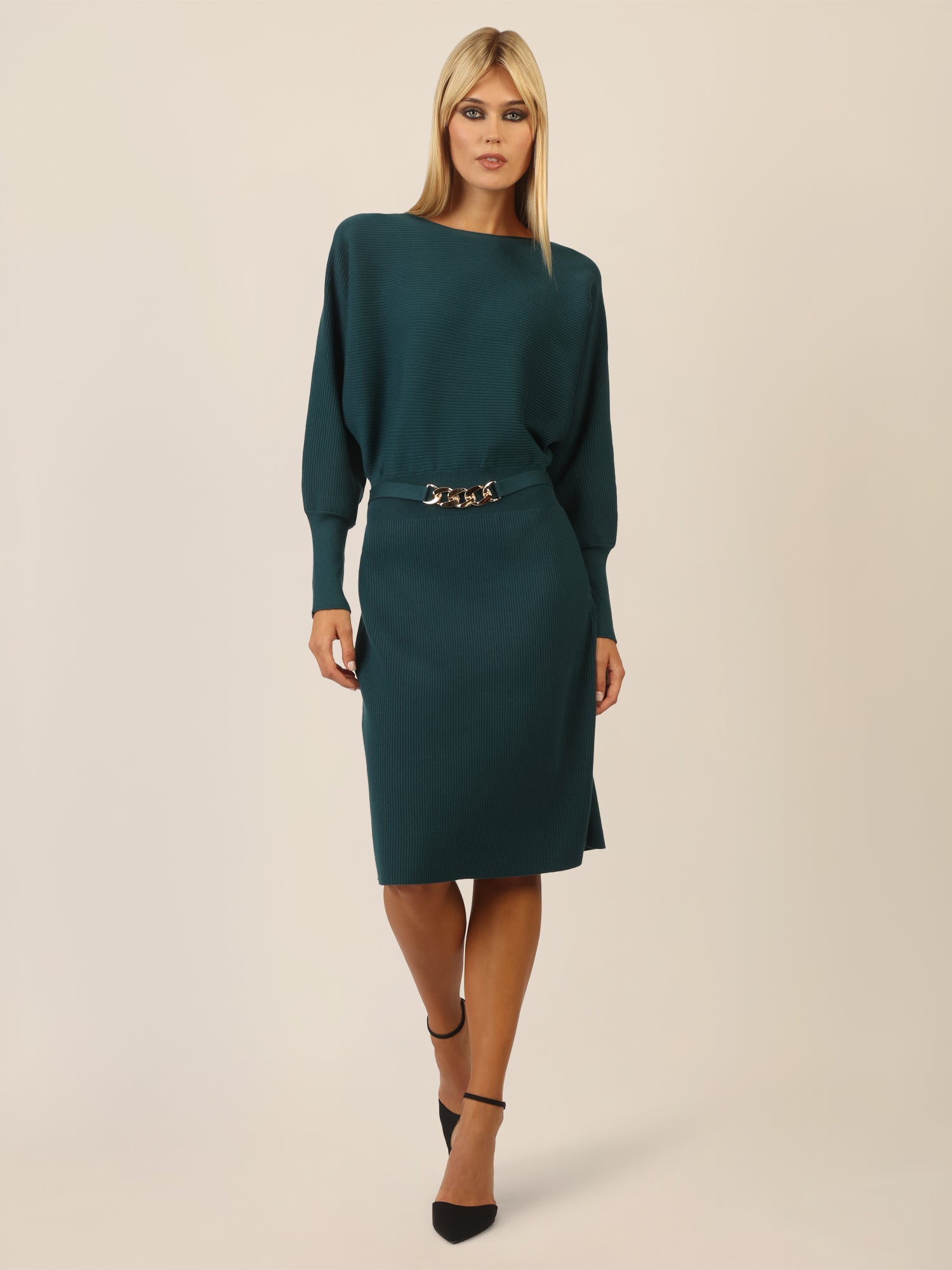 APART Strickkleid mit Gliederkette Detail Gürtel | dunkelgrün