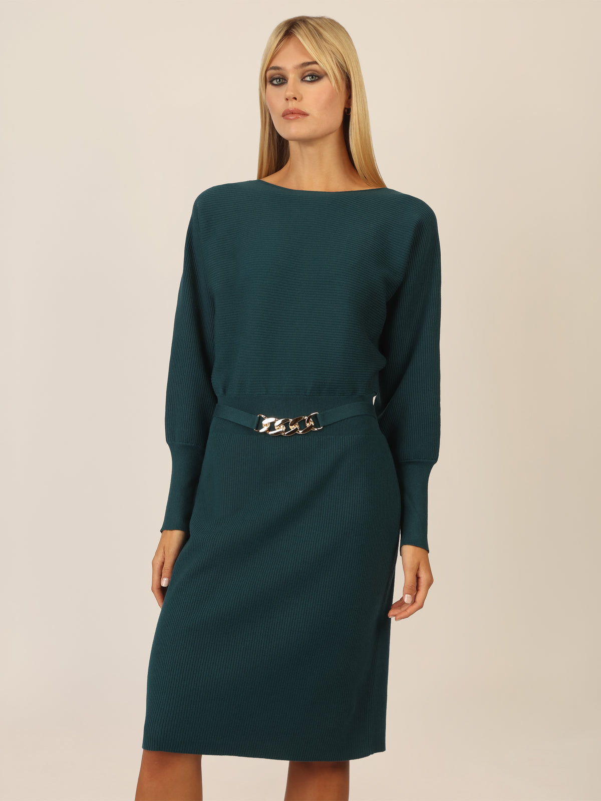APART Strickkleid mit Gliederkette Detail Gürtel | dunkelgrün