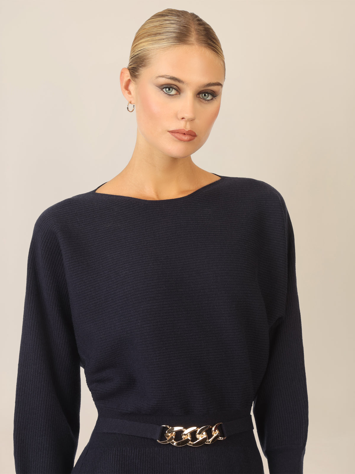 APART Strickkleid mit Gliederkette Detail Gürtel | nachtblau