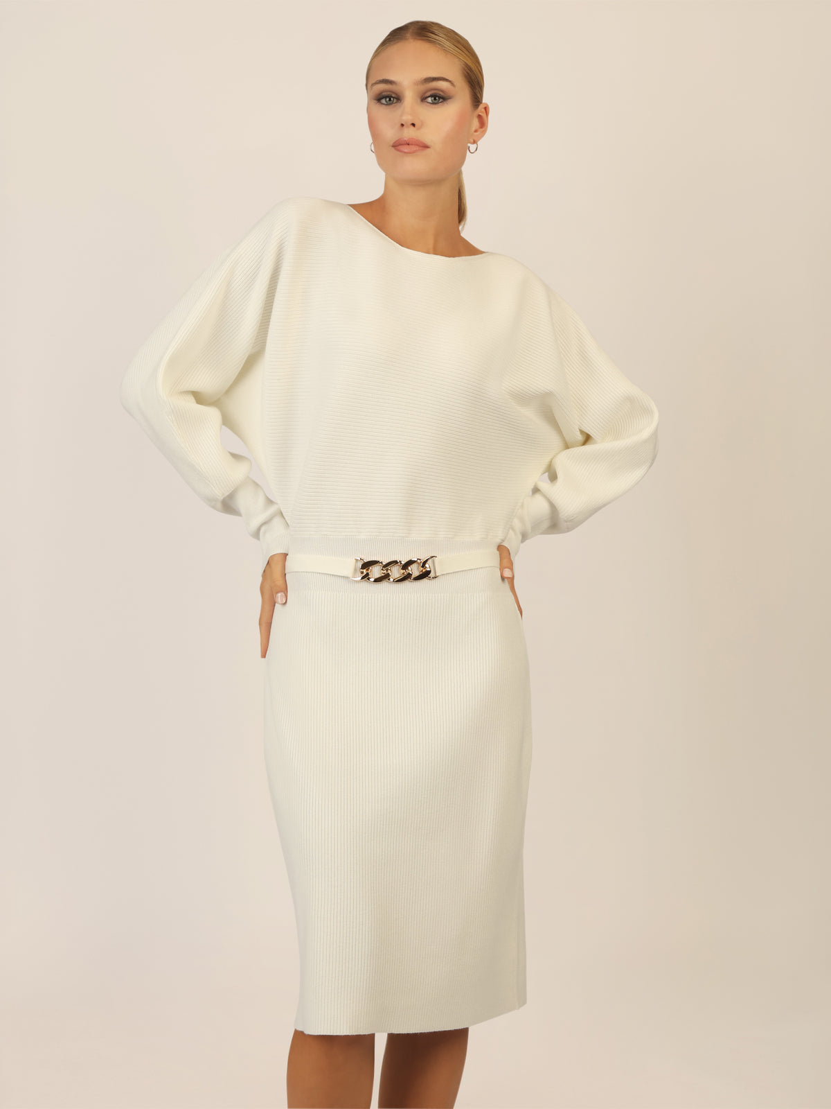 APART Strickkleid mit Gliederkette Detail Gürtel | creme