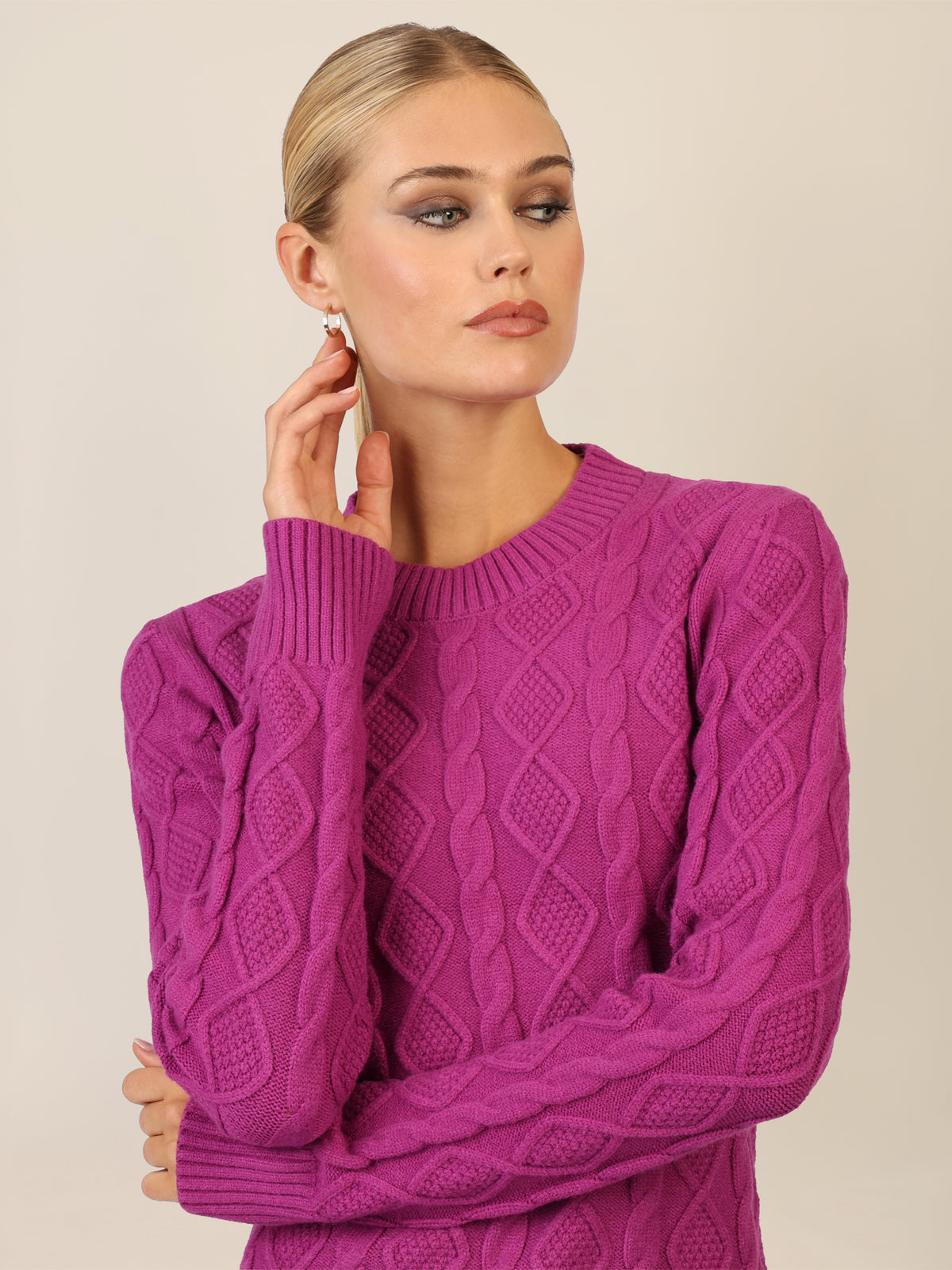 APART Strickkleid mit Strukturmuster und Rundhalsausschnitt | lila