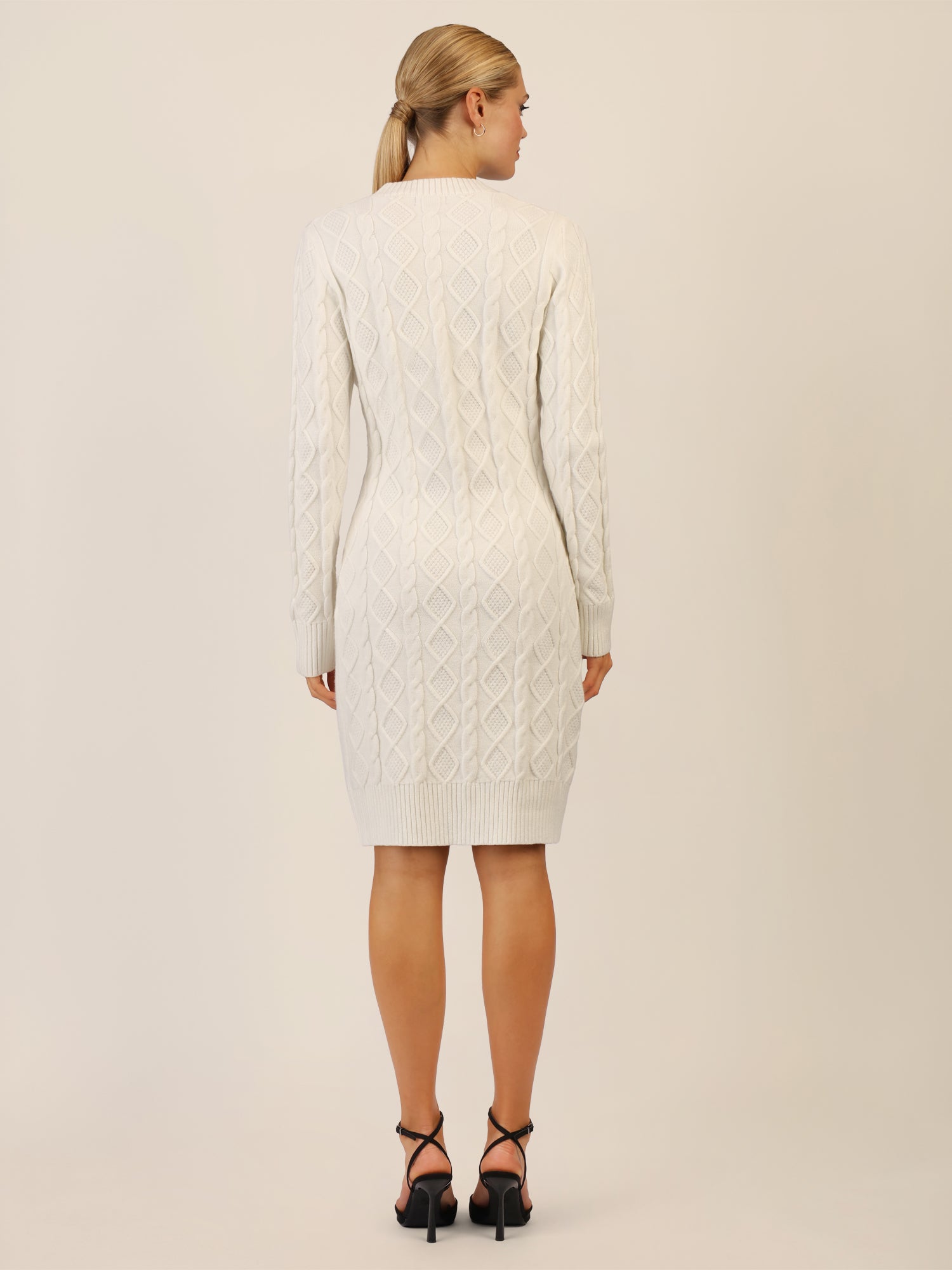 APART Strickkleid mit Strukturmuster und Rundhalsausschnitt | creme