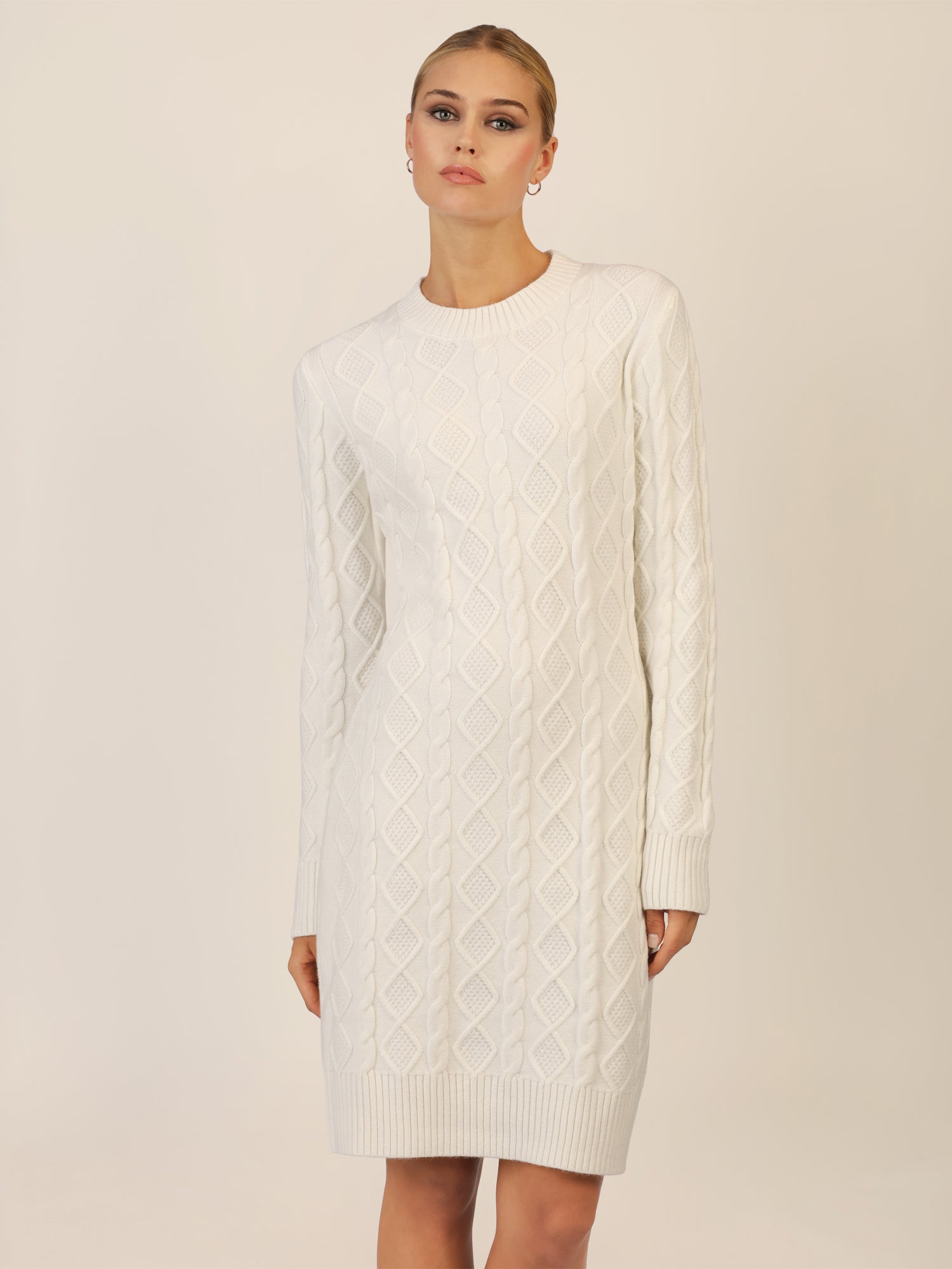 APART Strickkleid mit Strukturmuster und Rundhalsausschnitt | creme
