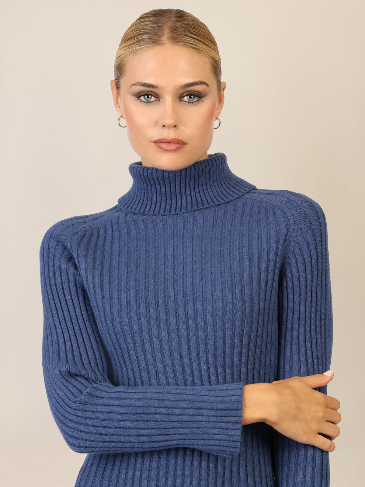 APART Rippenstrickkleid mit Rollkragen | mittelblau