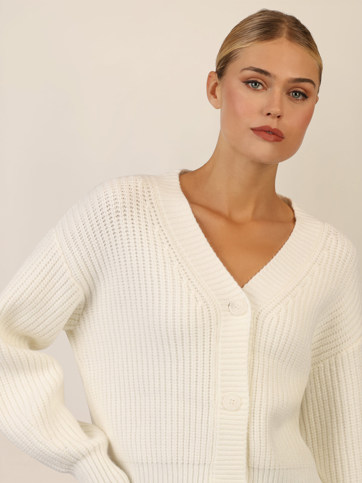 APART Oversized Strickjacke mit Knopfleiste | creme