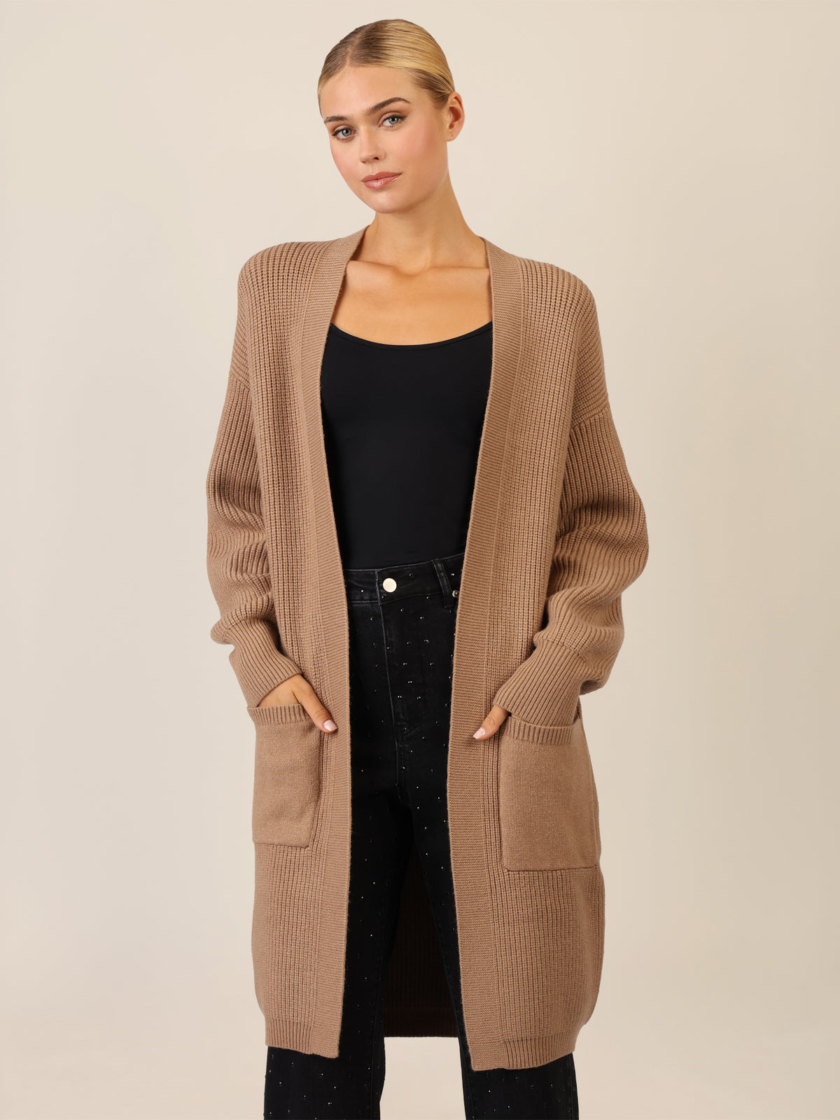 APART Lange Strickjacke mit aufgesetzten Taschen | camel