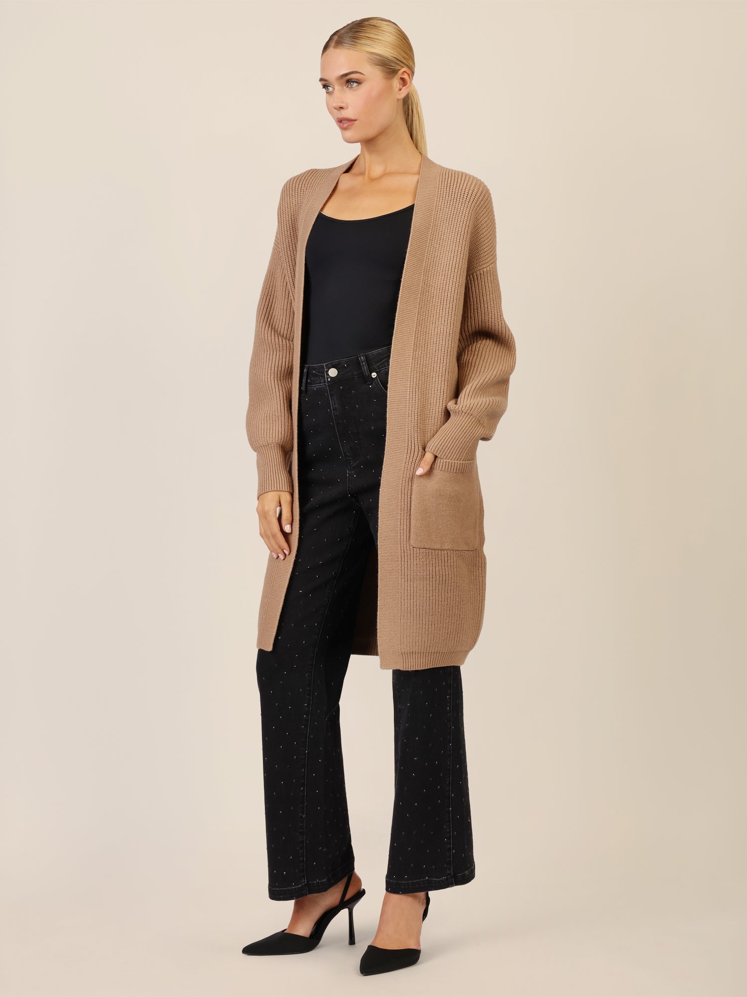 APART Lange Strickjacke mit aufgesetzten Taschen | camel