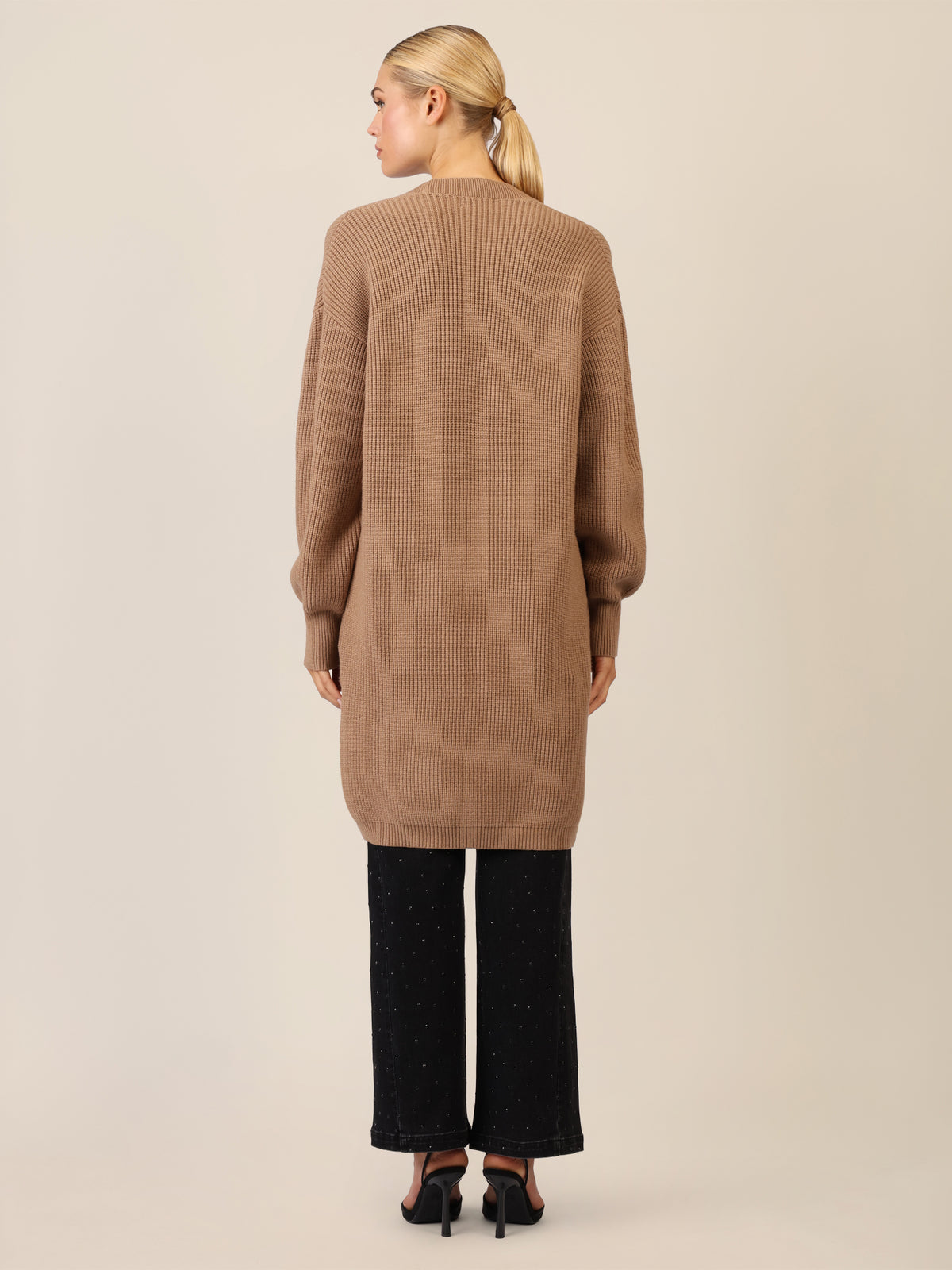 APART Lange Strickjacke mit aufgesetzten Taschen | camel