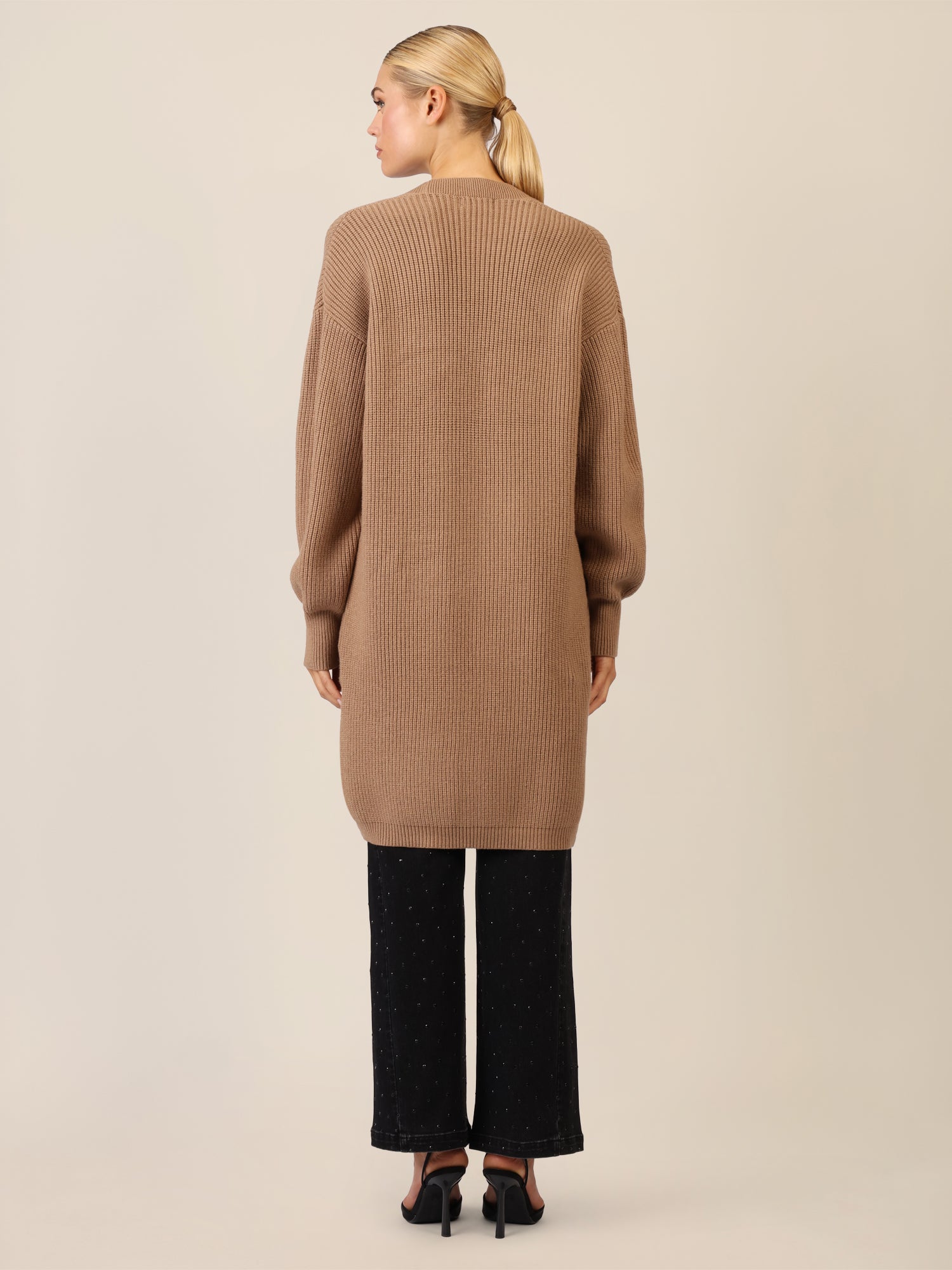 APART Lange Strickjacke mit aufgesetzten Taschen | camel