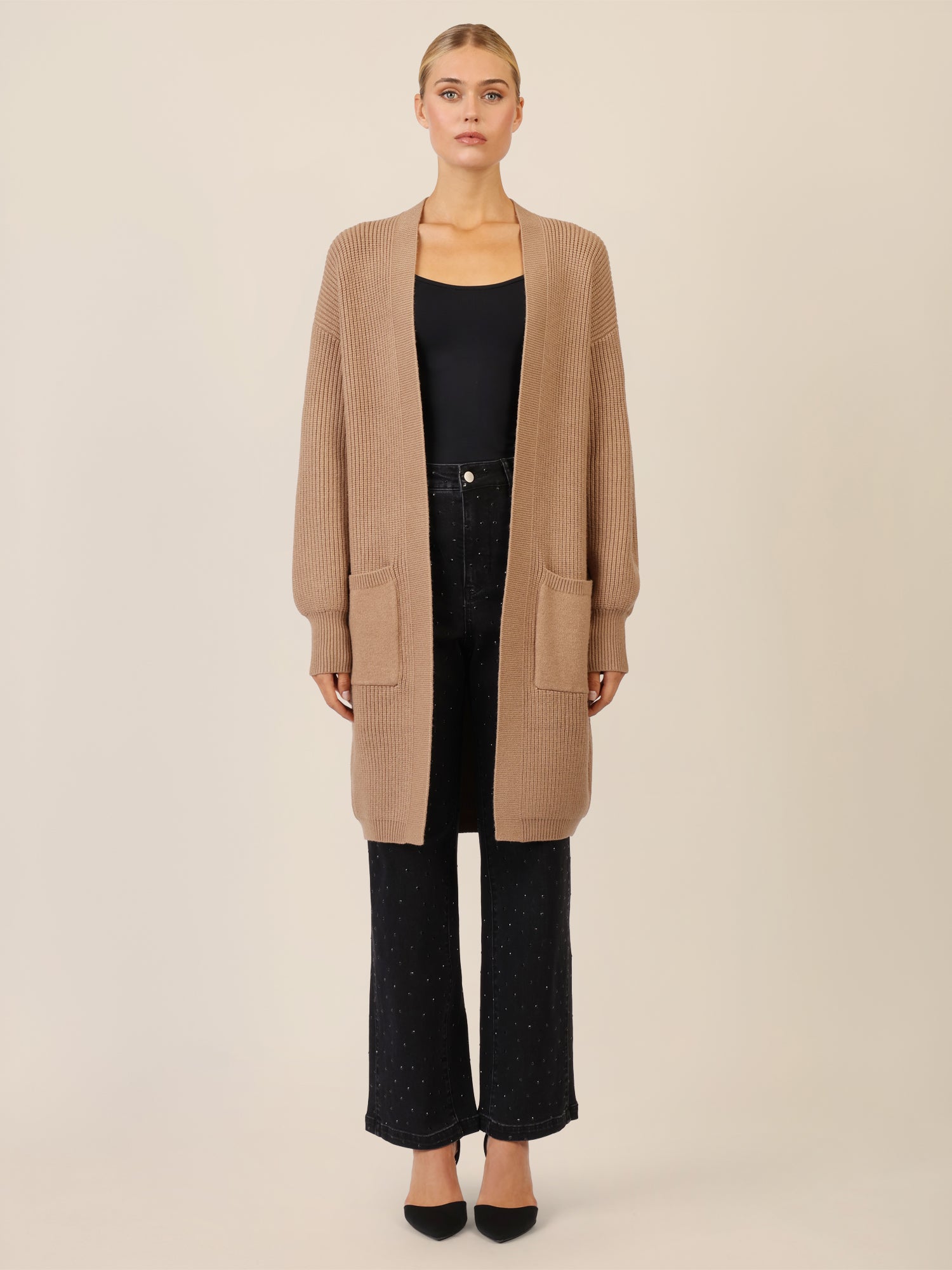 APART Lange Strickjacke mit aufgesetzten Taschen | camel
