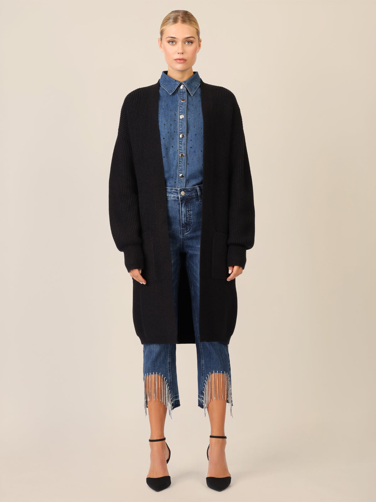 APART Lange Strickjacke mit aufgesetzten Taschen | schwarz
