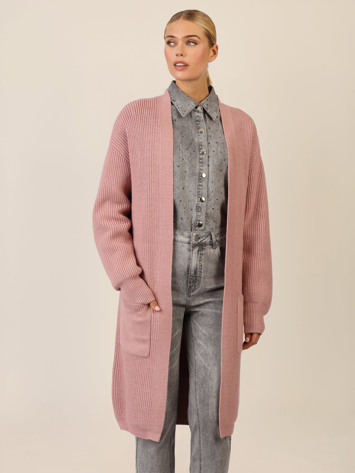 APART Lange Strickjacke mit aufgesetzten Taschen | mauve