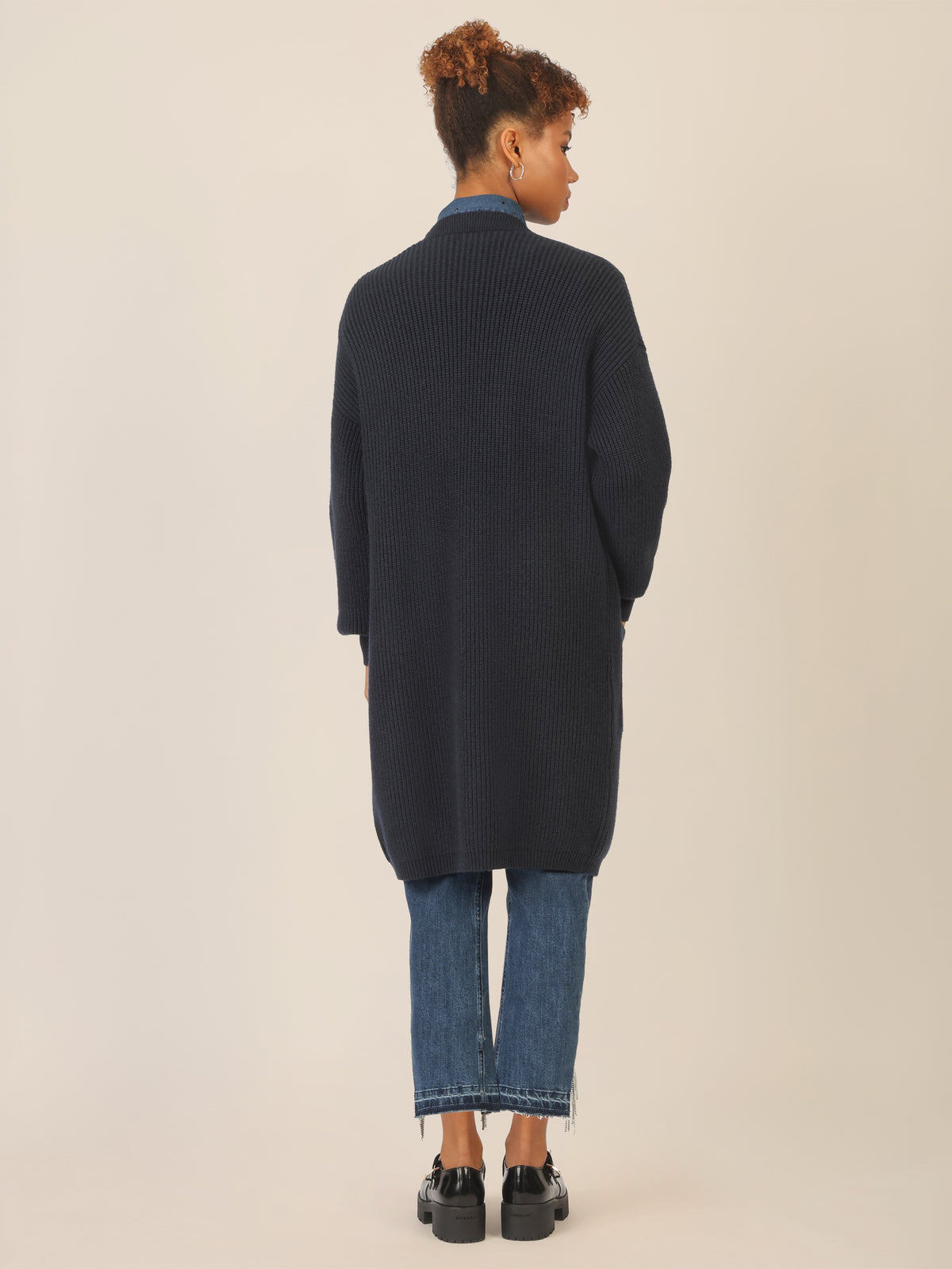 APART Lange Strickjacke mit aufgesetzten Taschen | nachtblau