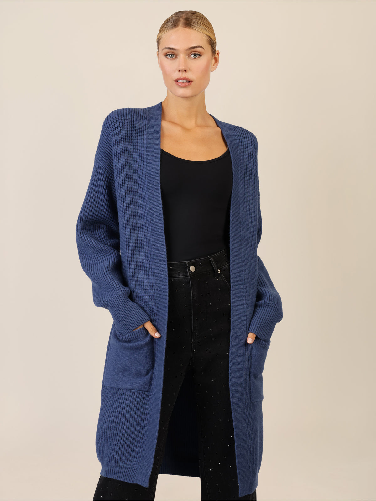 APART Lange Strickjacke mit aufgesetzten Taschen | mittelblau