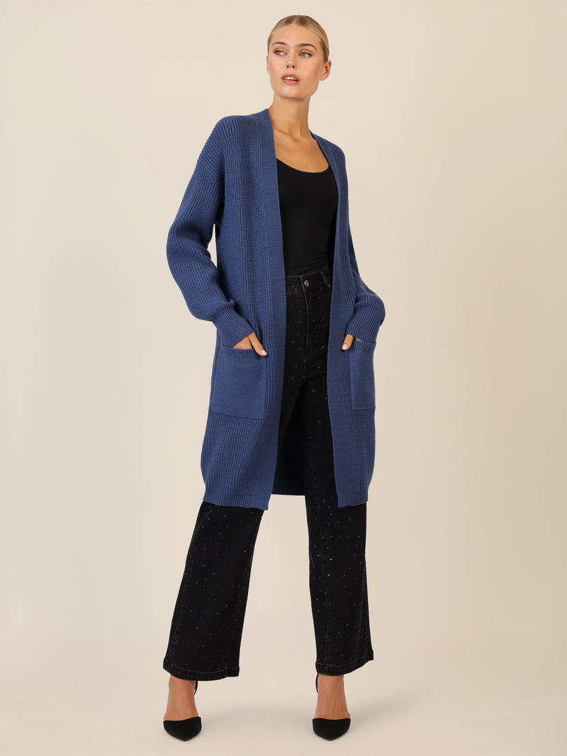 APART Lange Strickjacke mit aufgesetzten Taschen | mittelblau