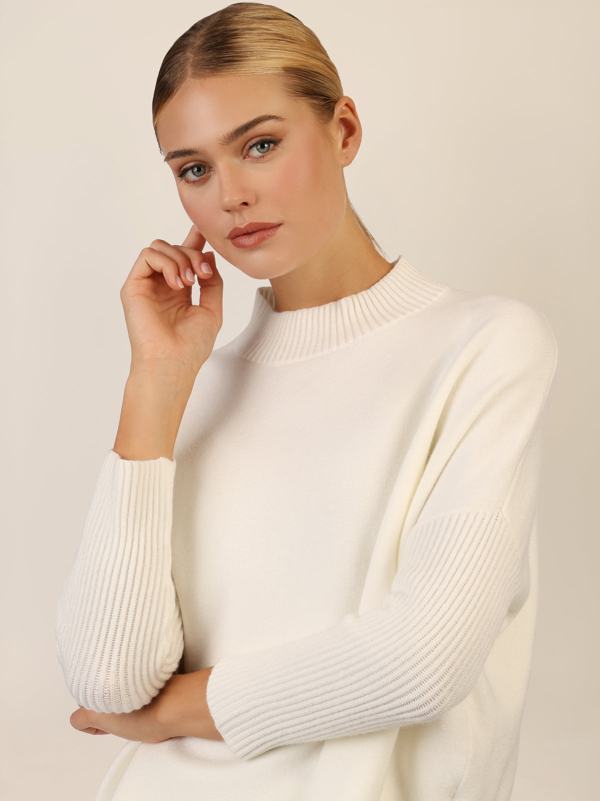 APART Oversized Pullover mit Stehkragen und Rippenstruktur | creme