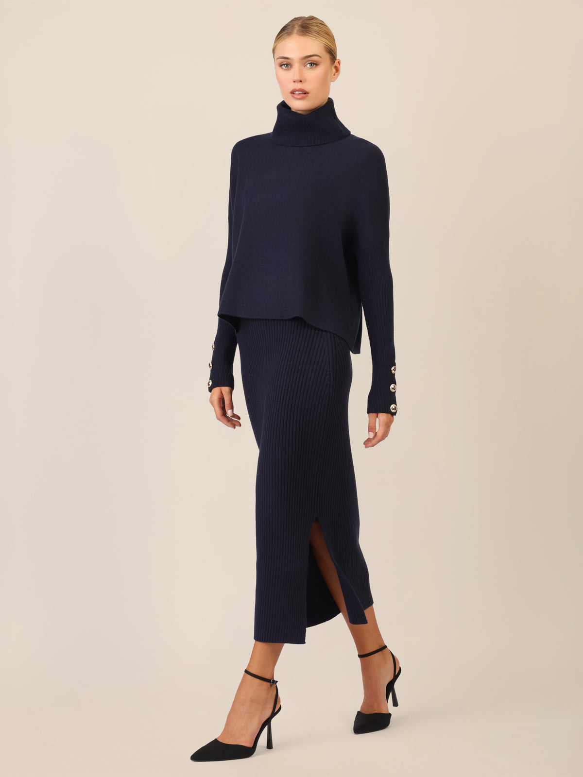 APART Oversized Pullover mit Rollkragen und Schmuckknöpfen | nachtblau