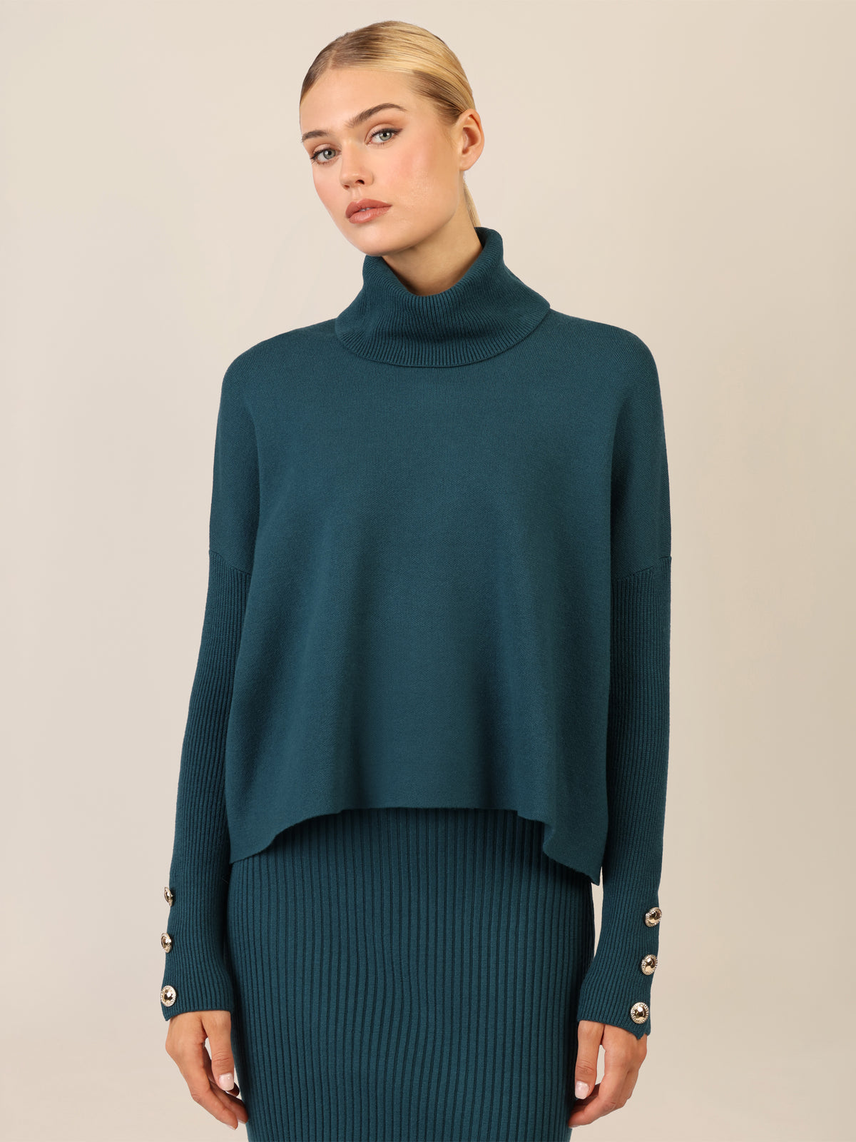 APART Oversized Pullover mit Rollkragen und Schmuckknöpfen | dunkelgrün