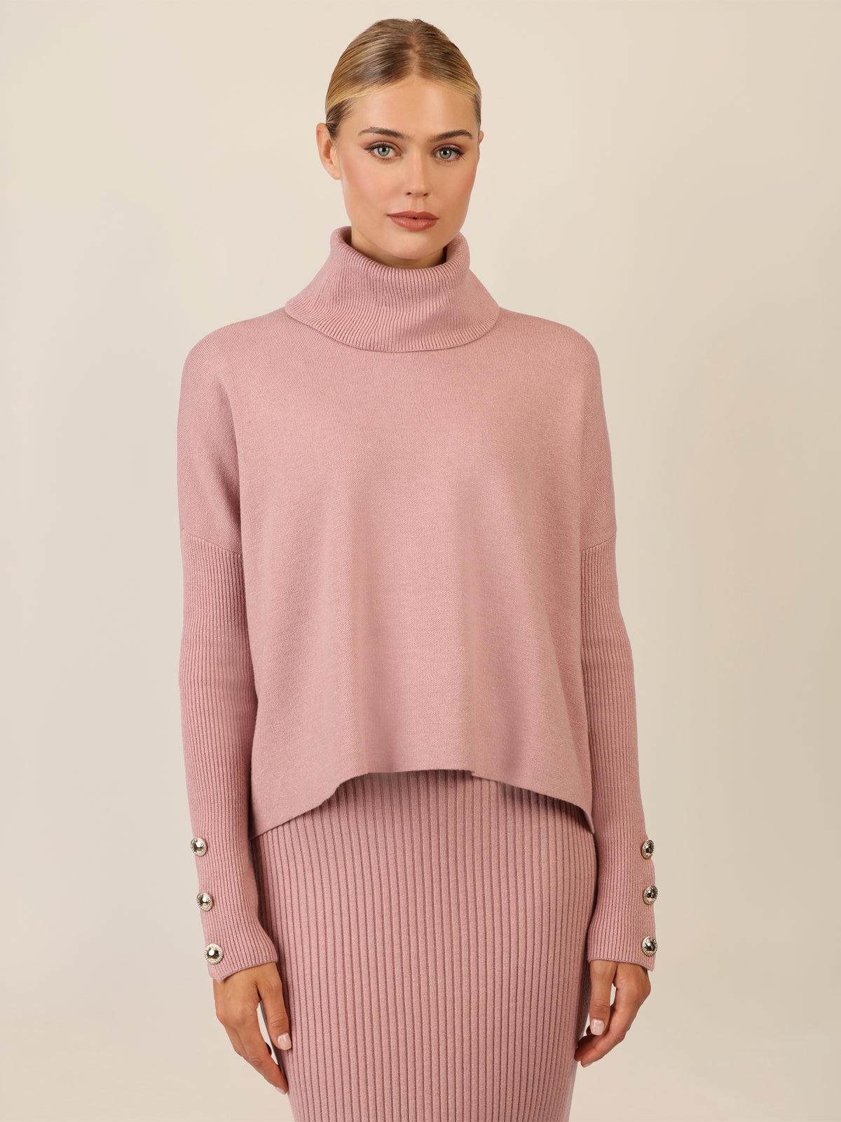 APART Oversized Pullover mit Rollkragen und Schmuckknöpfen | mauve