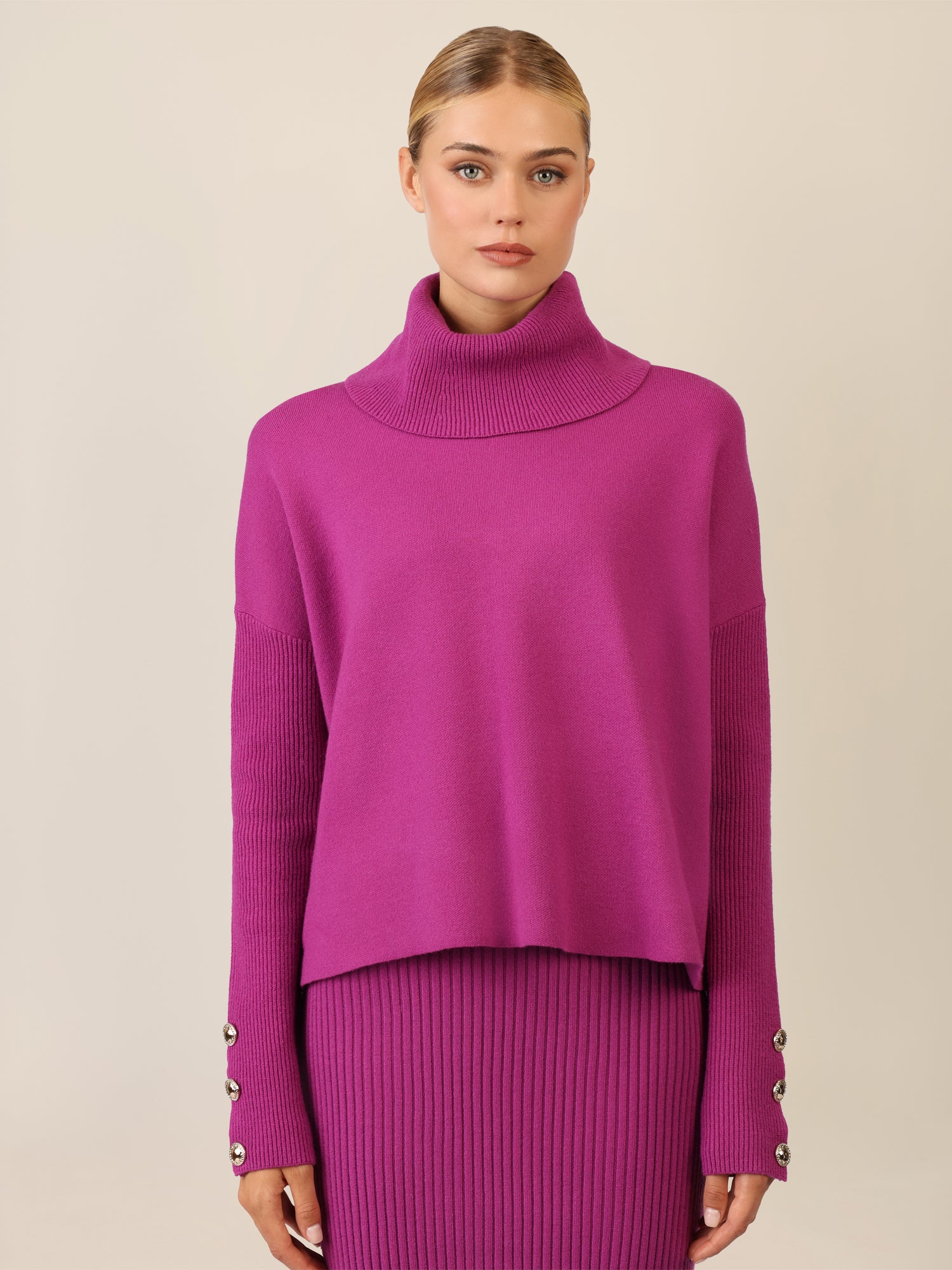 APART Oversized Pullover mit Rollkragen und Schmuckknöpfen | lila