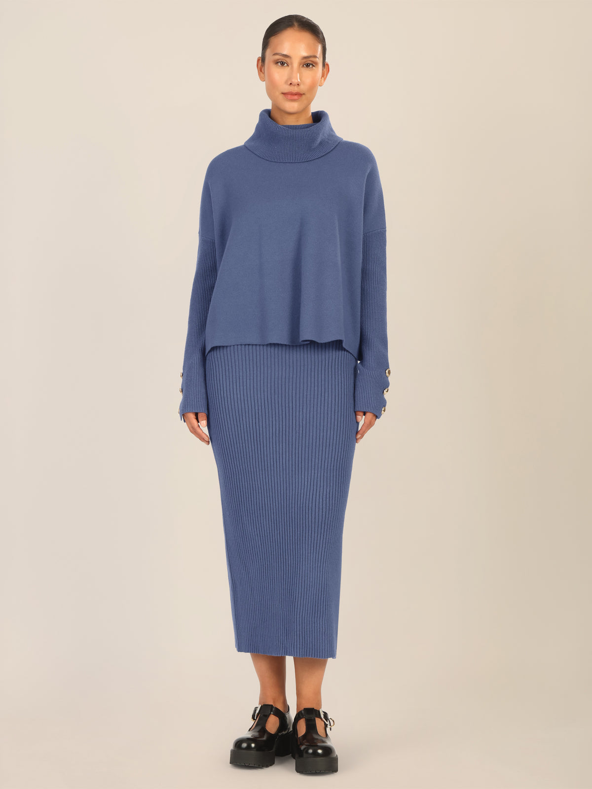 APART Oversized Pullover mit Rollkragen und Schmuckknöpfen | mittelblau
