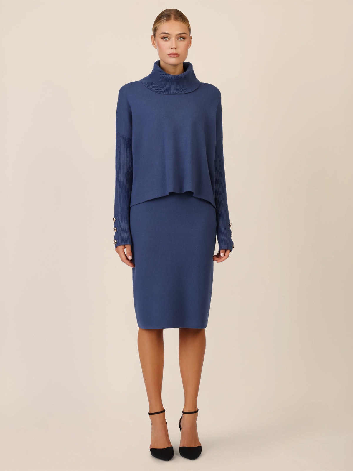 APART Oversized Pullover mit Rollkragen und Schmuckknöpfen | mittelblau