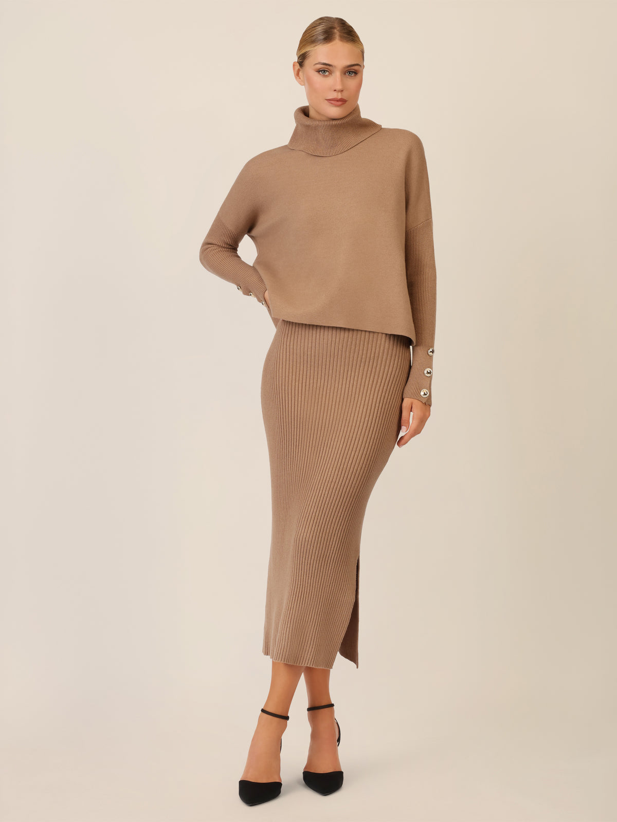 APART Oversized Pullover mit Rollkragen und Schmuckknöpfen | camel
