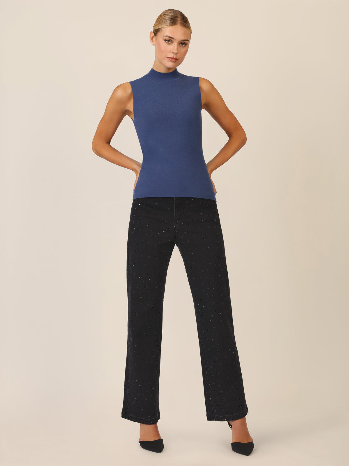 APART Stricktop mit Stehkragen und Ärmellos-Design | mittelblau