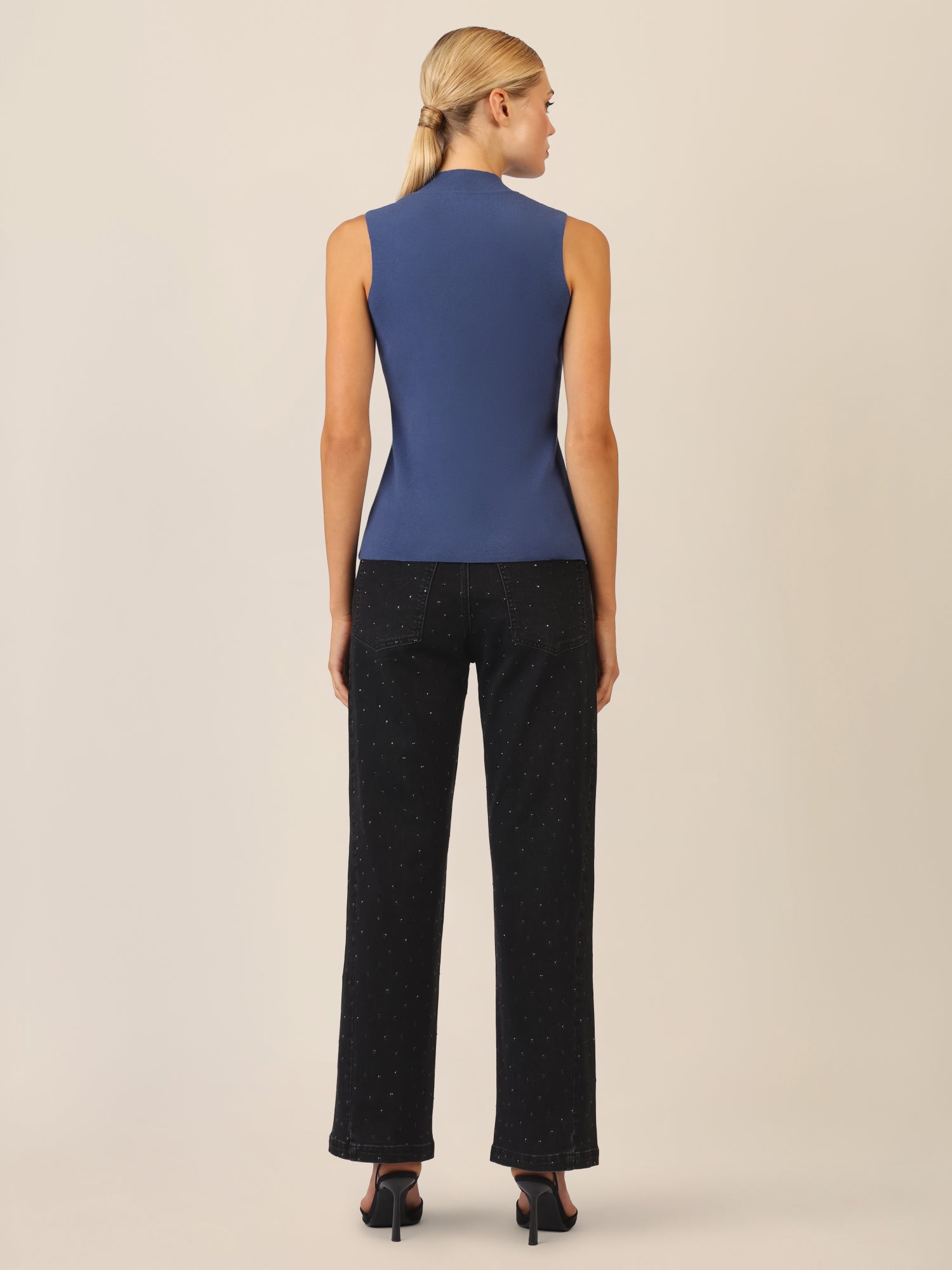 APART Stricktop mit Stehkragen und Ärmellos-Design | mittelblau
