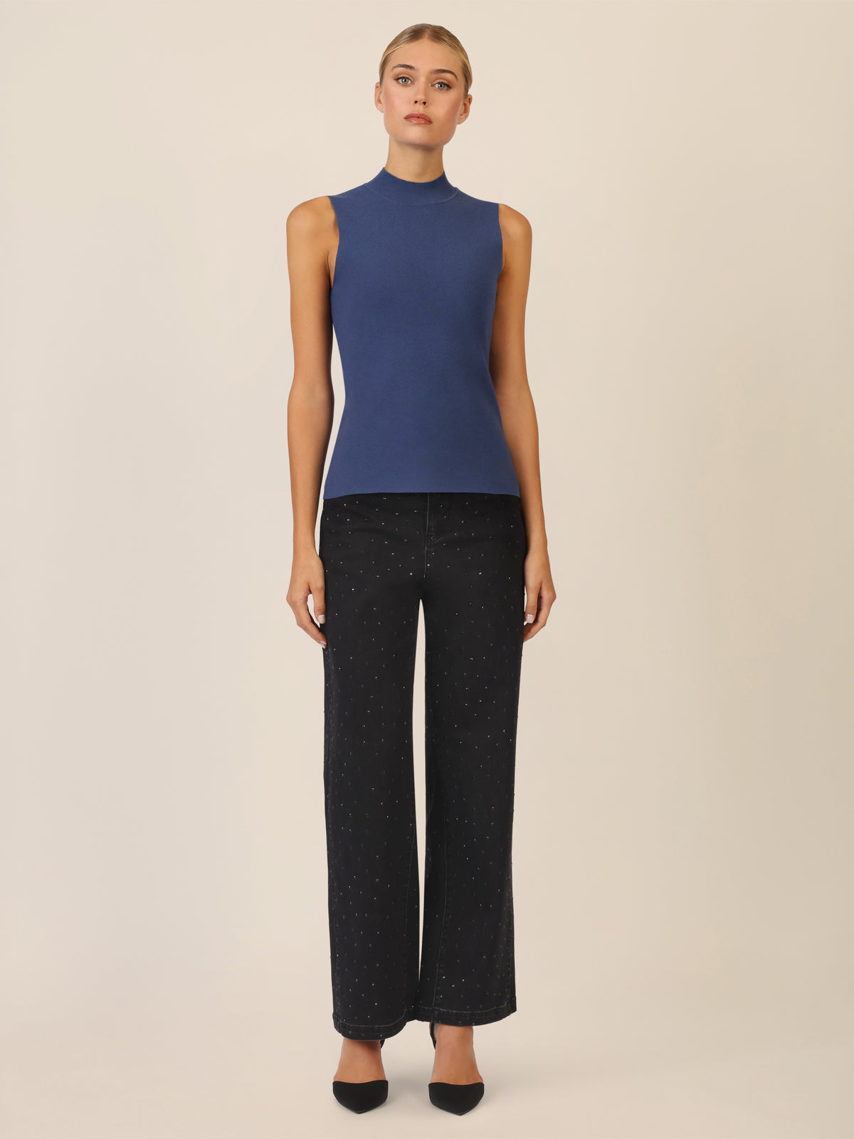 APART Stricktop mit Stehkragen und Ärmellos-Design | mittelblau
