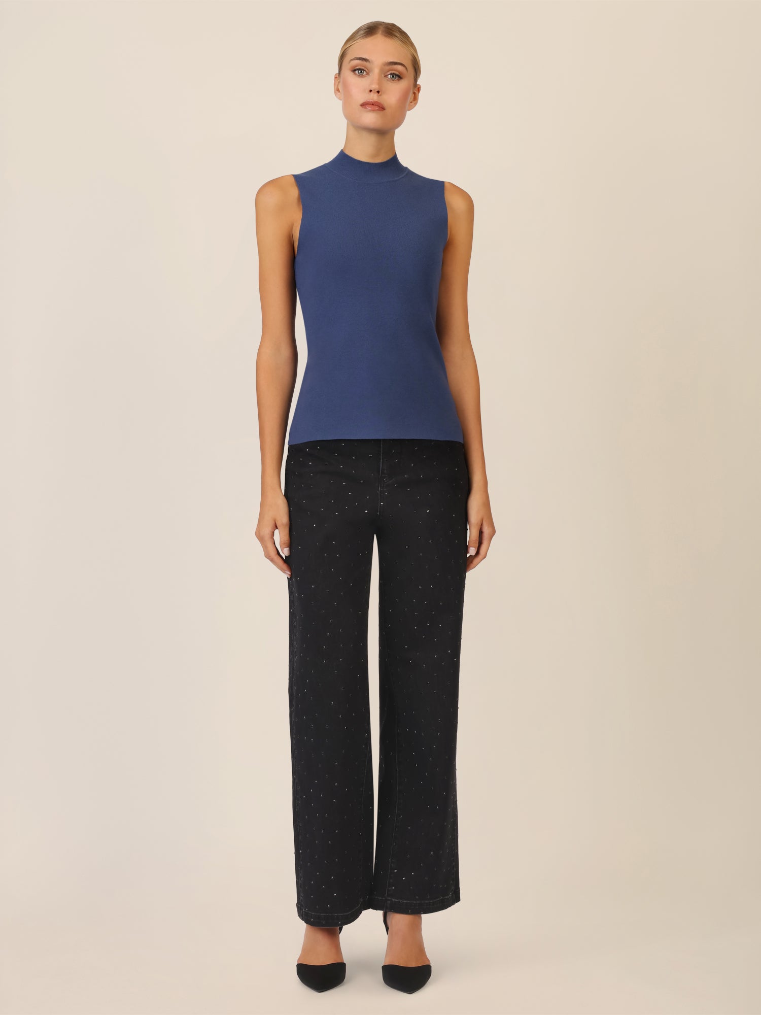 APART Stricktop mit Stehkragen und Ärmellos-Design | mittelblau