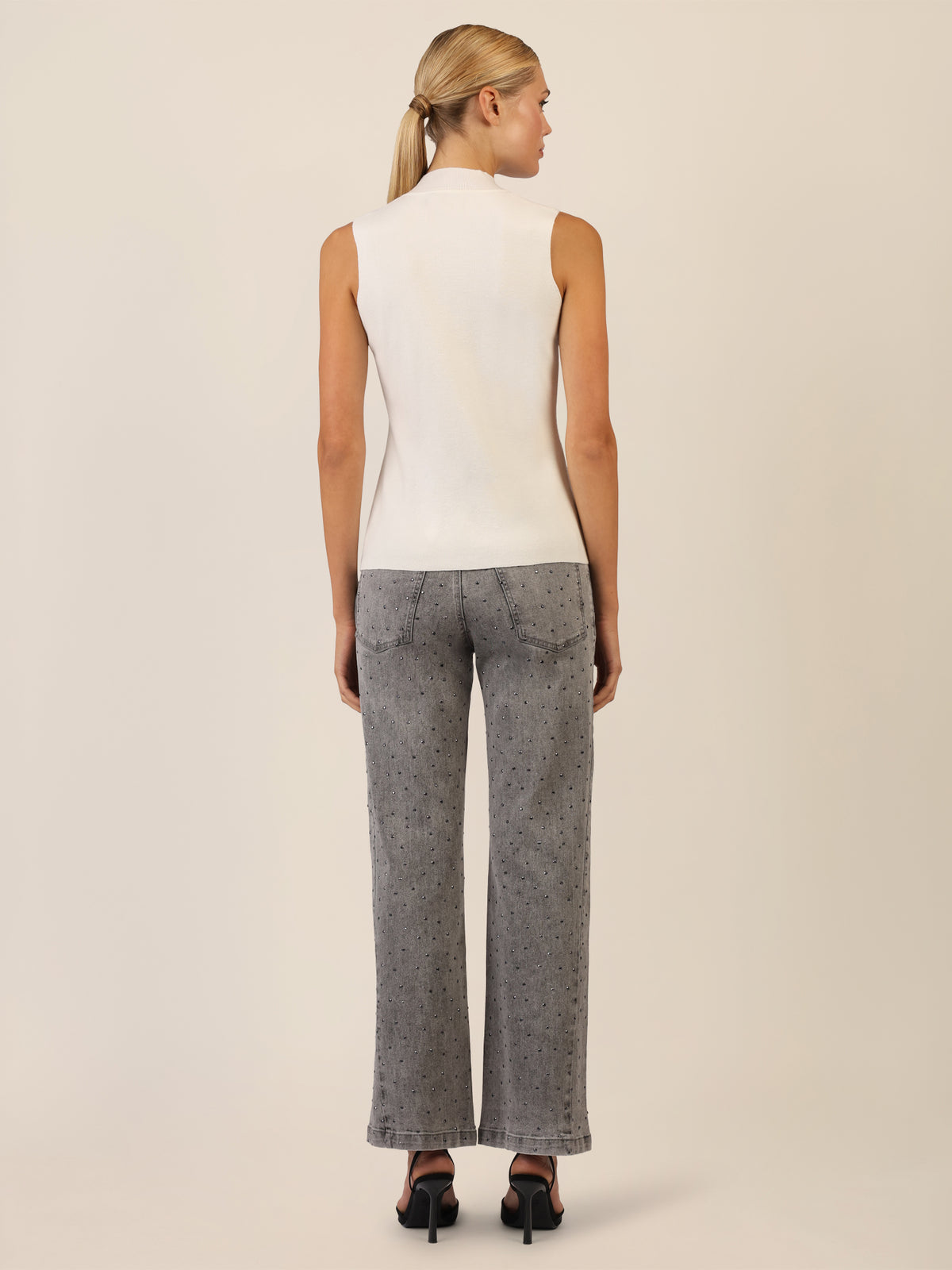 APART Stricktop mit Stehkragen und Ärmellos-Design | creme